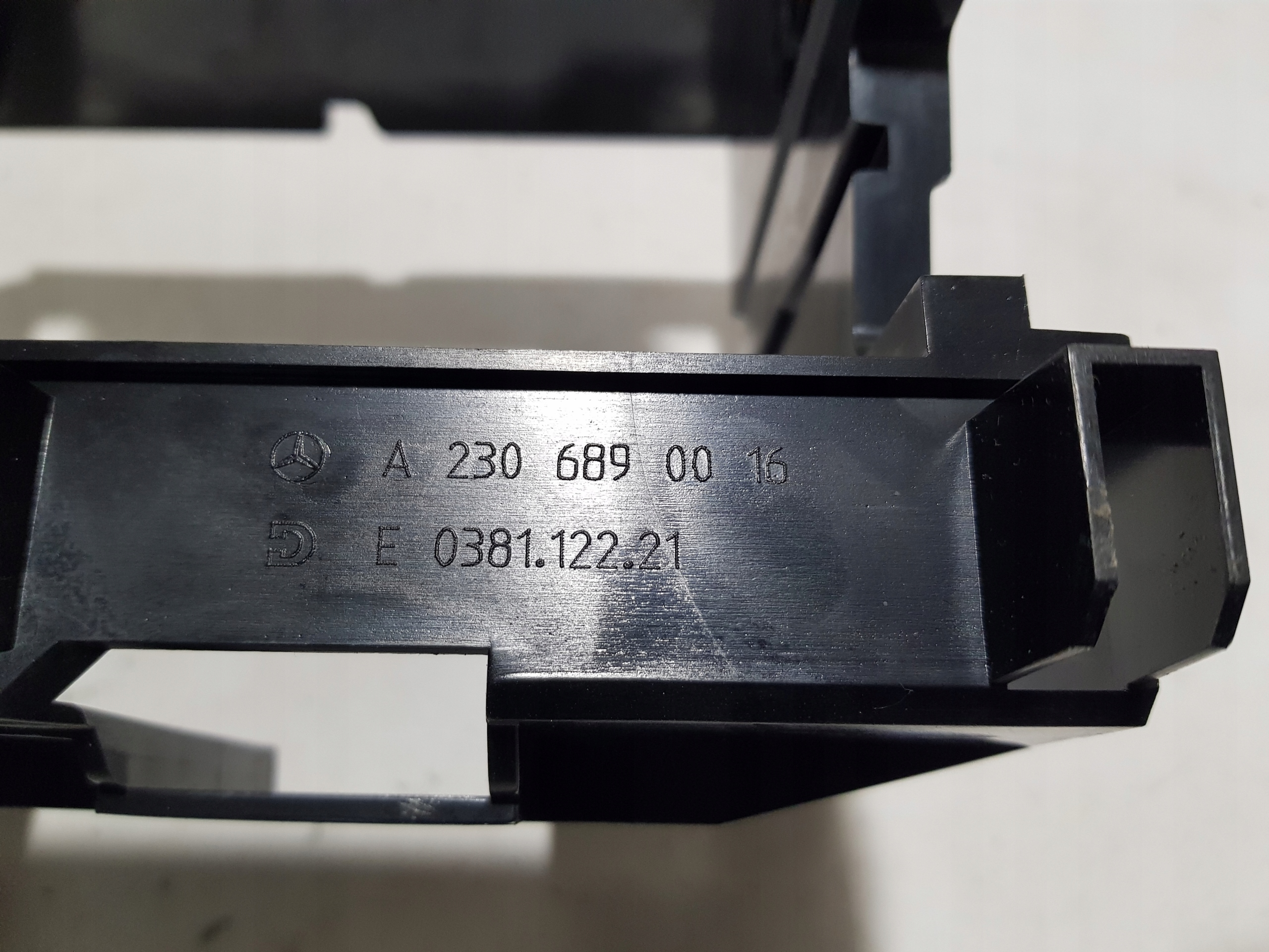 holder bracket support guard RADIA frame navigation devices MERCEDES SL R230 W230