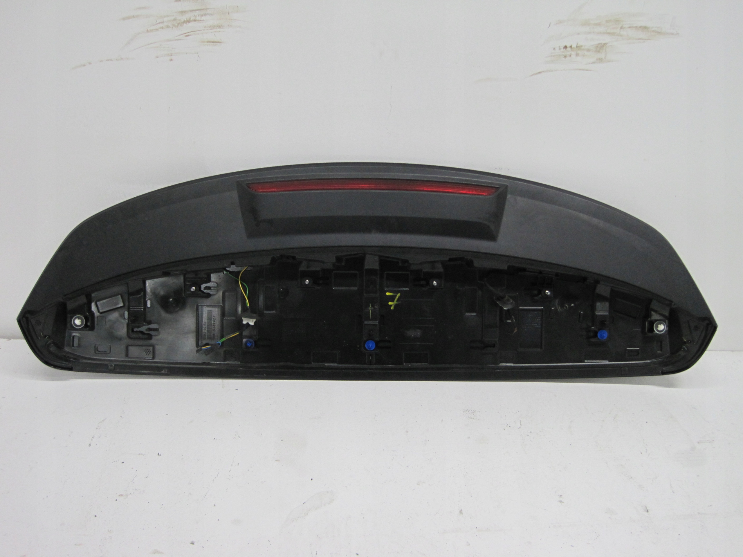 light light STOP spoiler bonnet AUDI Q3 83A827933A