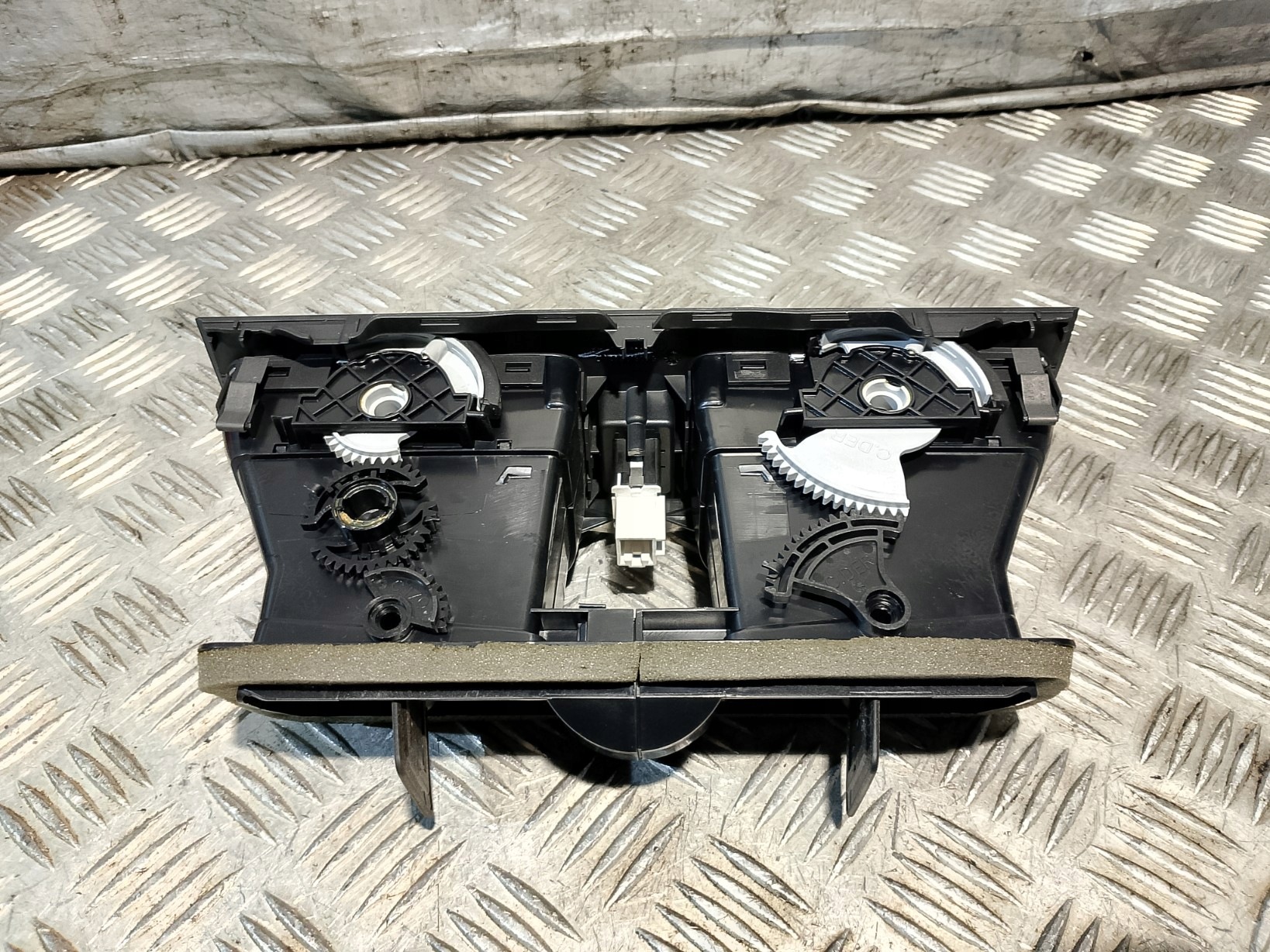 grid air conditioning devices central VW GOLF VI 6 5K0819728N 5K0815735D