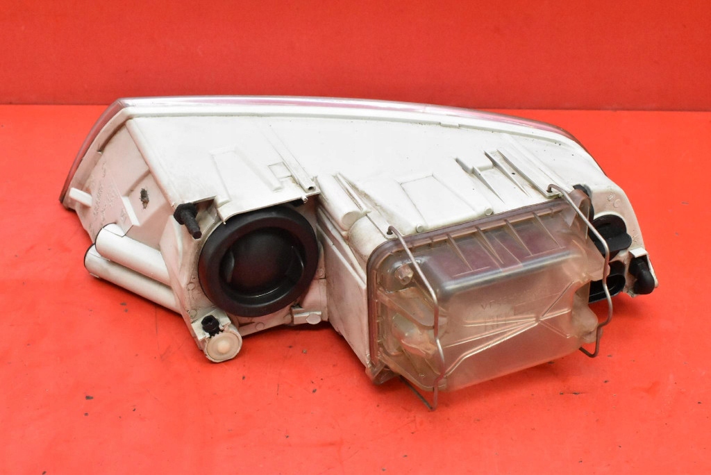 REFLEKTOR right light front EU SKODA OCTAVIA 2 II 04-08