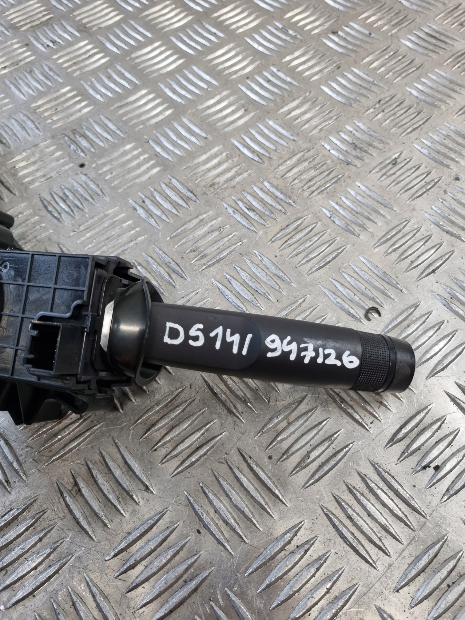 commande levier commodo sous volant PAJAK 20941129 OPEL CORSA E