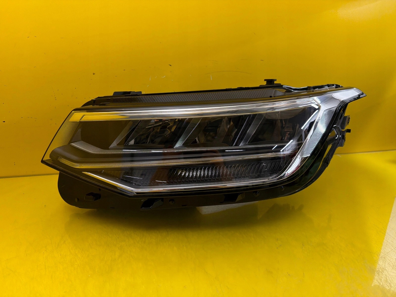 light left VW Tiguan Allspace 5NB Full Led 5NB941035C