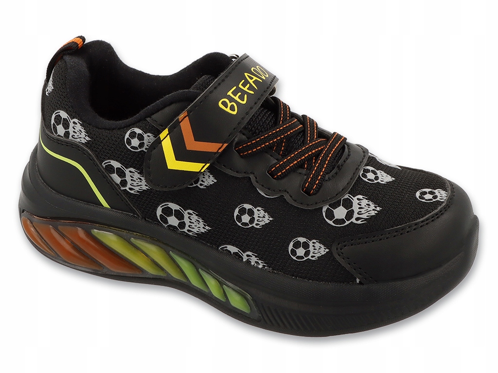 sneakersy chłopięce buty sportowe podeszwa Led czarne piłka nożna r.30