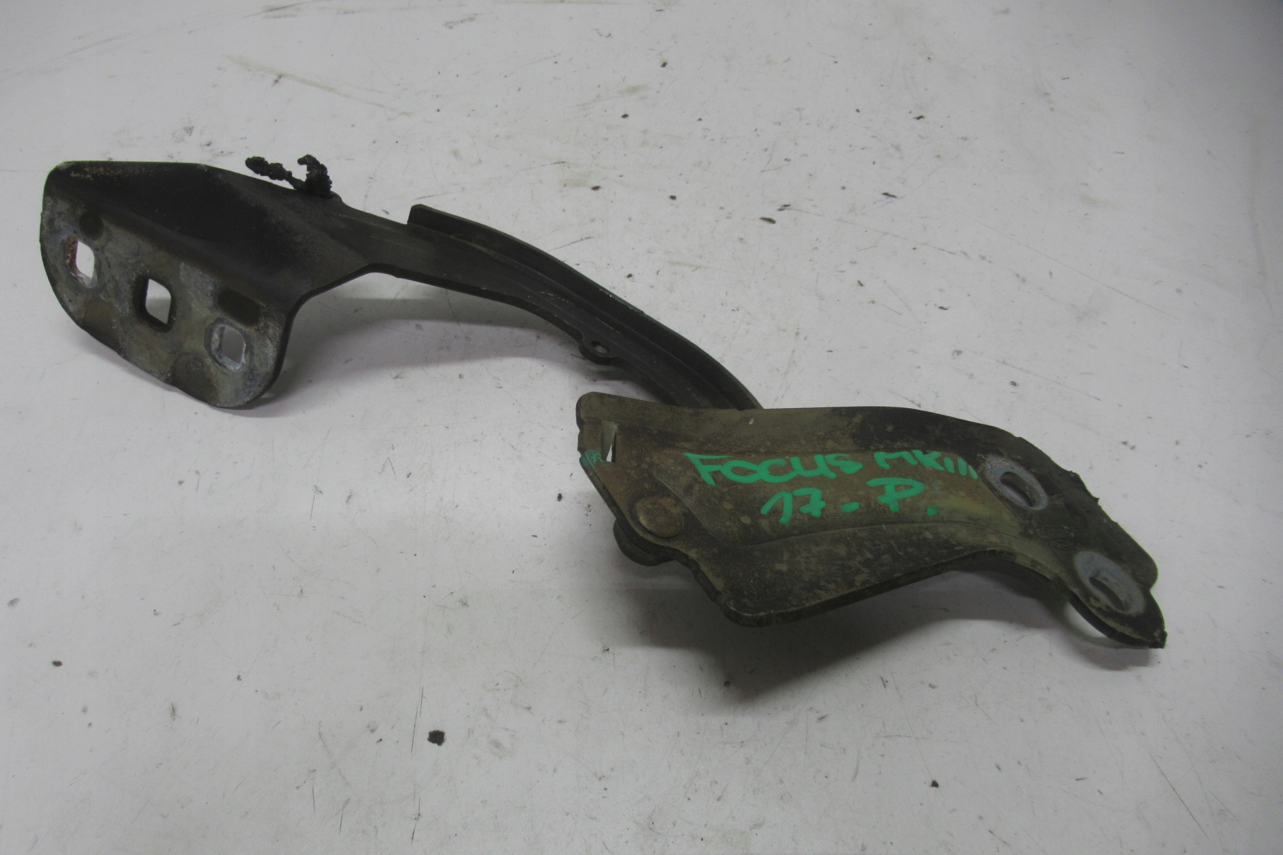 FORD FOCUS MK3 FL 17R KOMBI hinge bonnets right BM51-A16800-AD