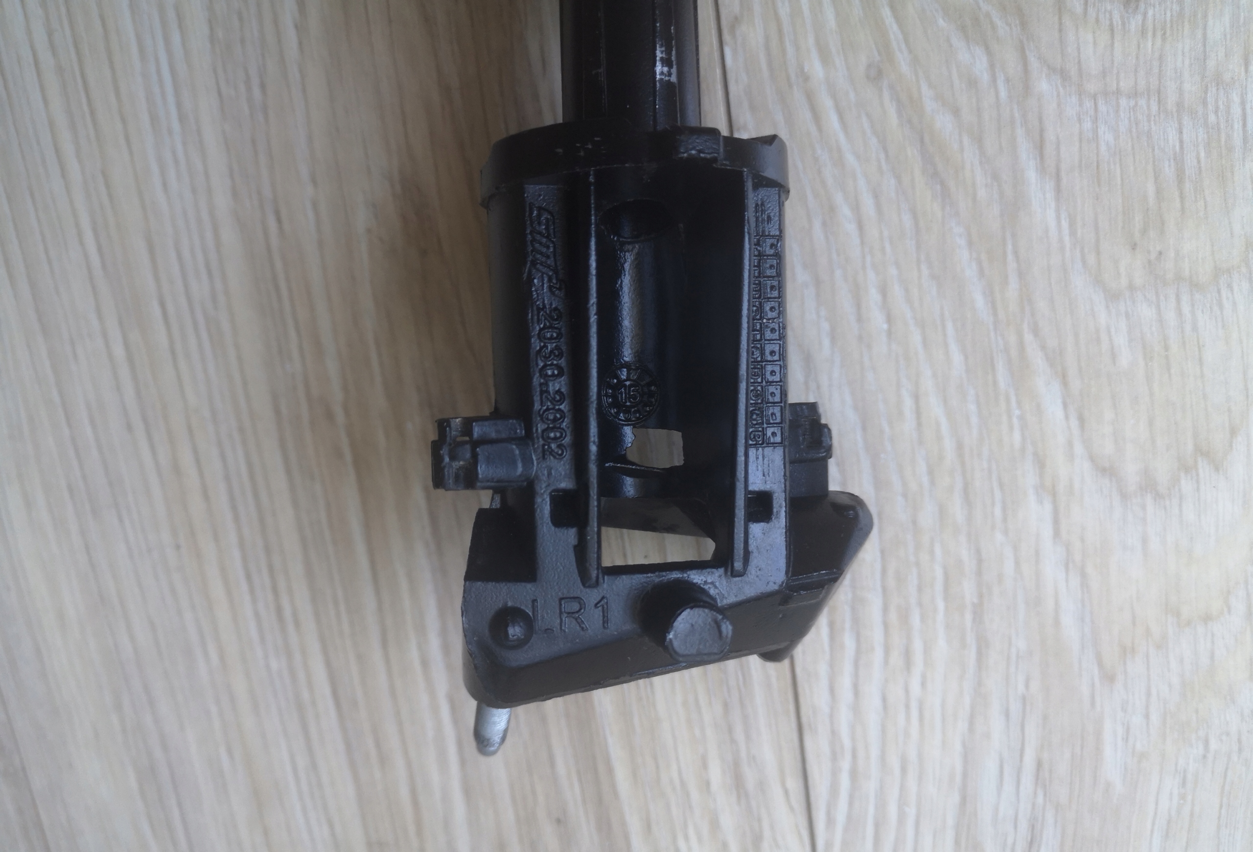 AUDI A3 8V TRZPIEN Fixation Droit Rétroviseur OE