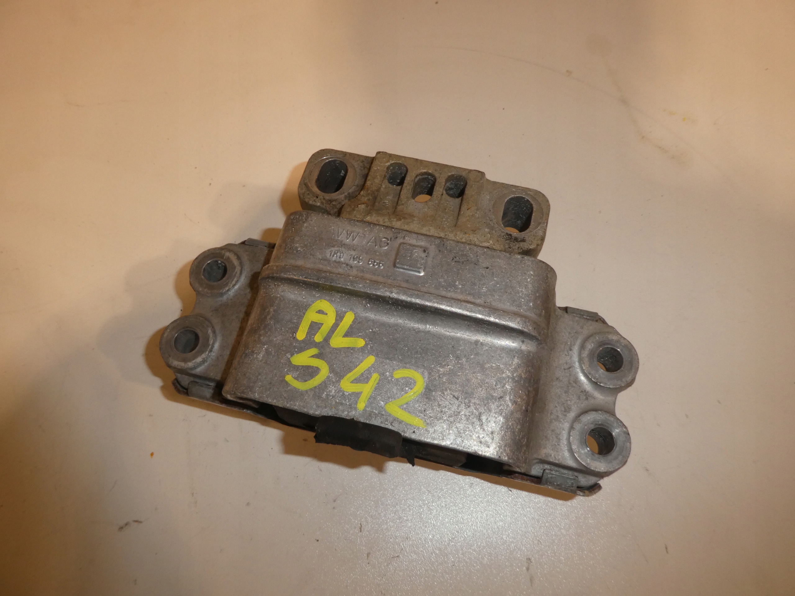 holder gearbox mounting 1K0199555BA AUDI VW SEAT