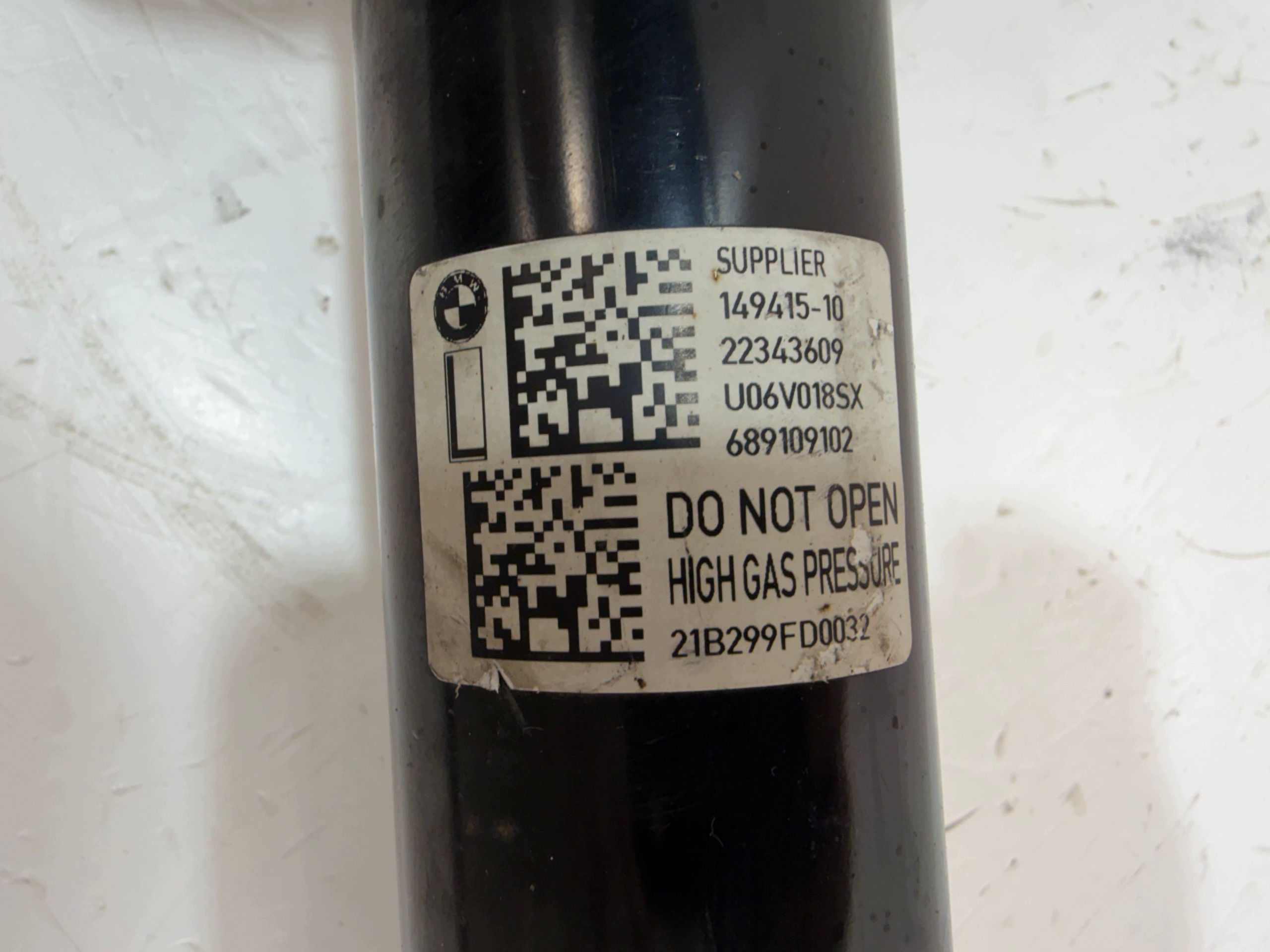 shock absorber left front BMW 2 U06 6891091