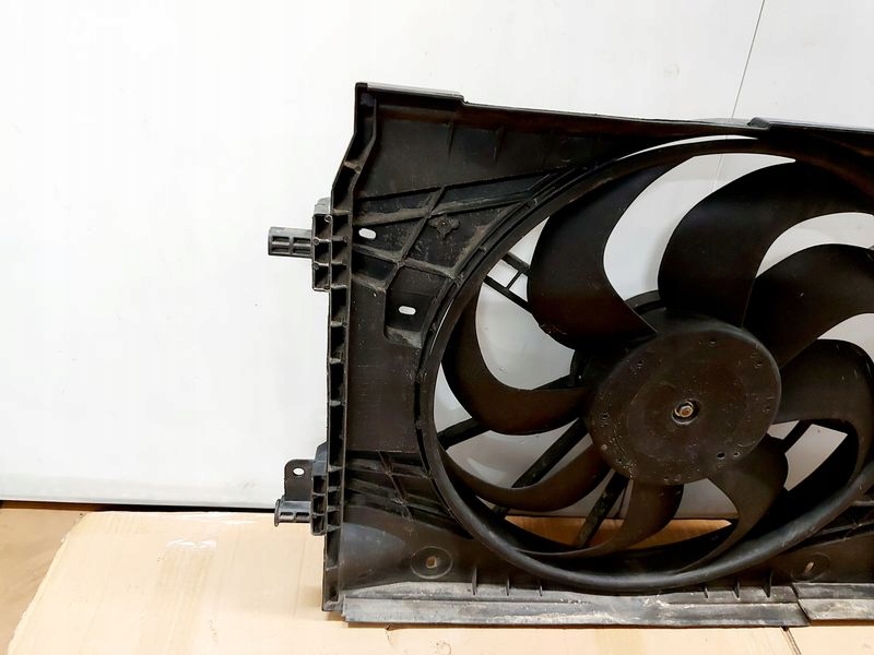 RENAULT CLIO 4 IV WENTYLATOR CHŁODNICY 214818009R Producent części Renault OE