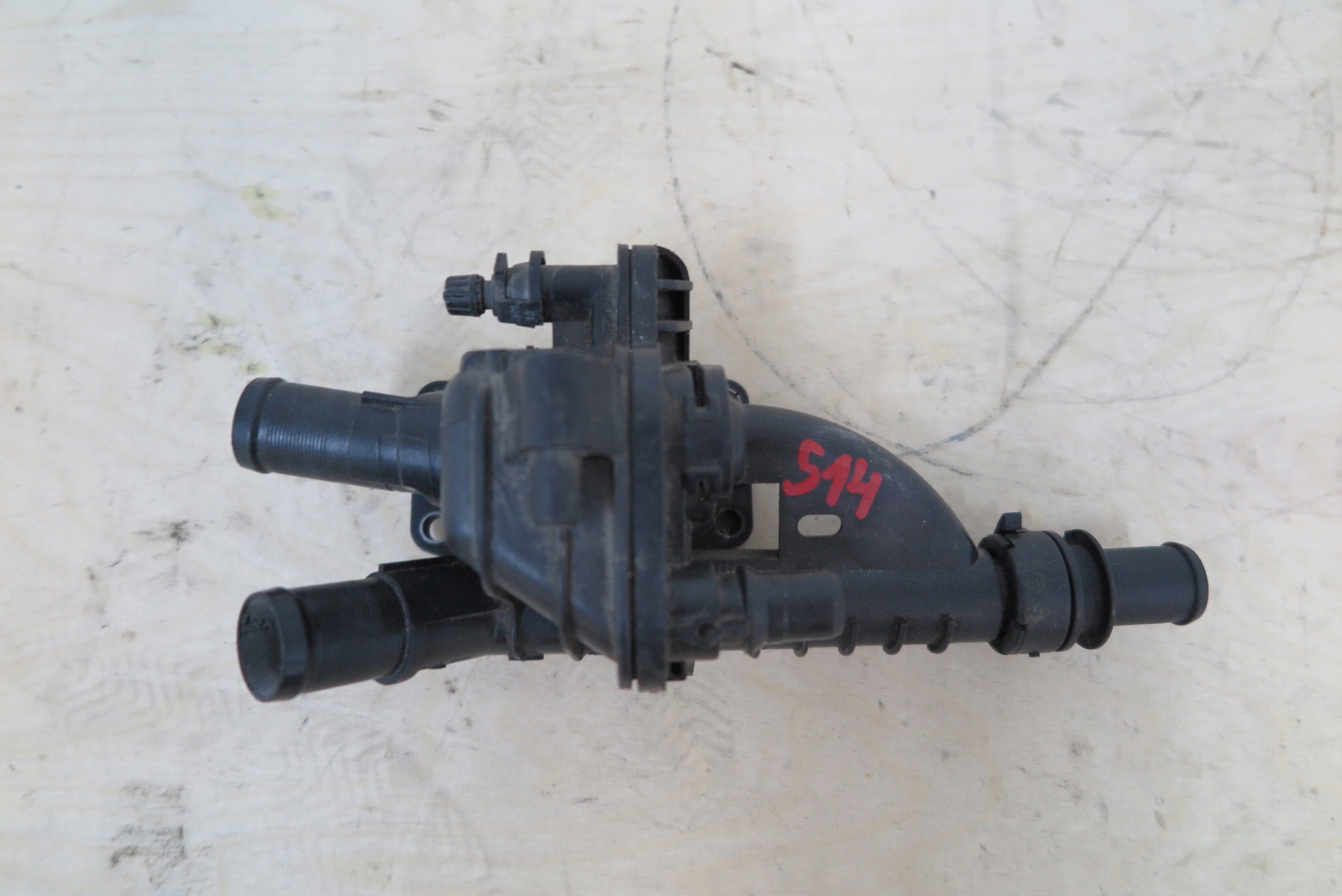 TERMOSTAT OBUDOWA PEUGEOT 508