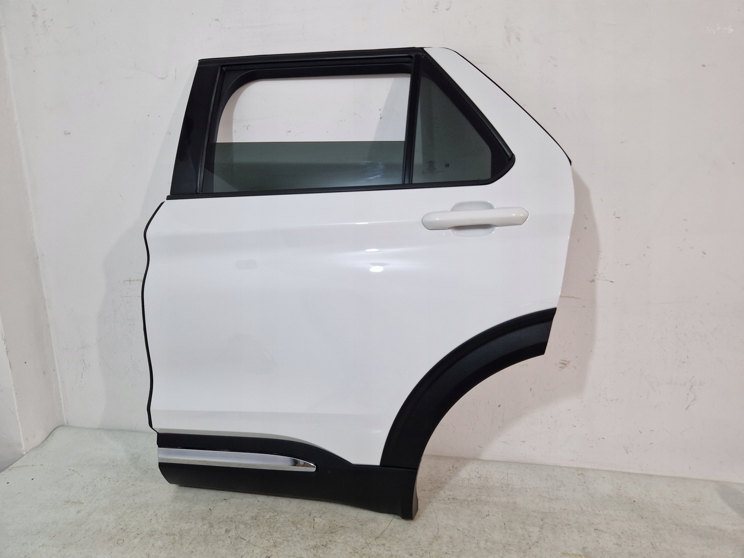 FORD EXPLORER VI 2020- ajtó hátsó hátsó bal YZ