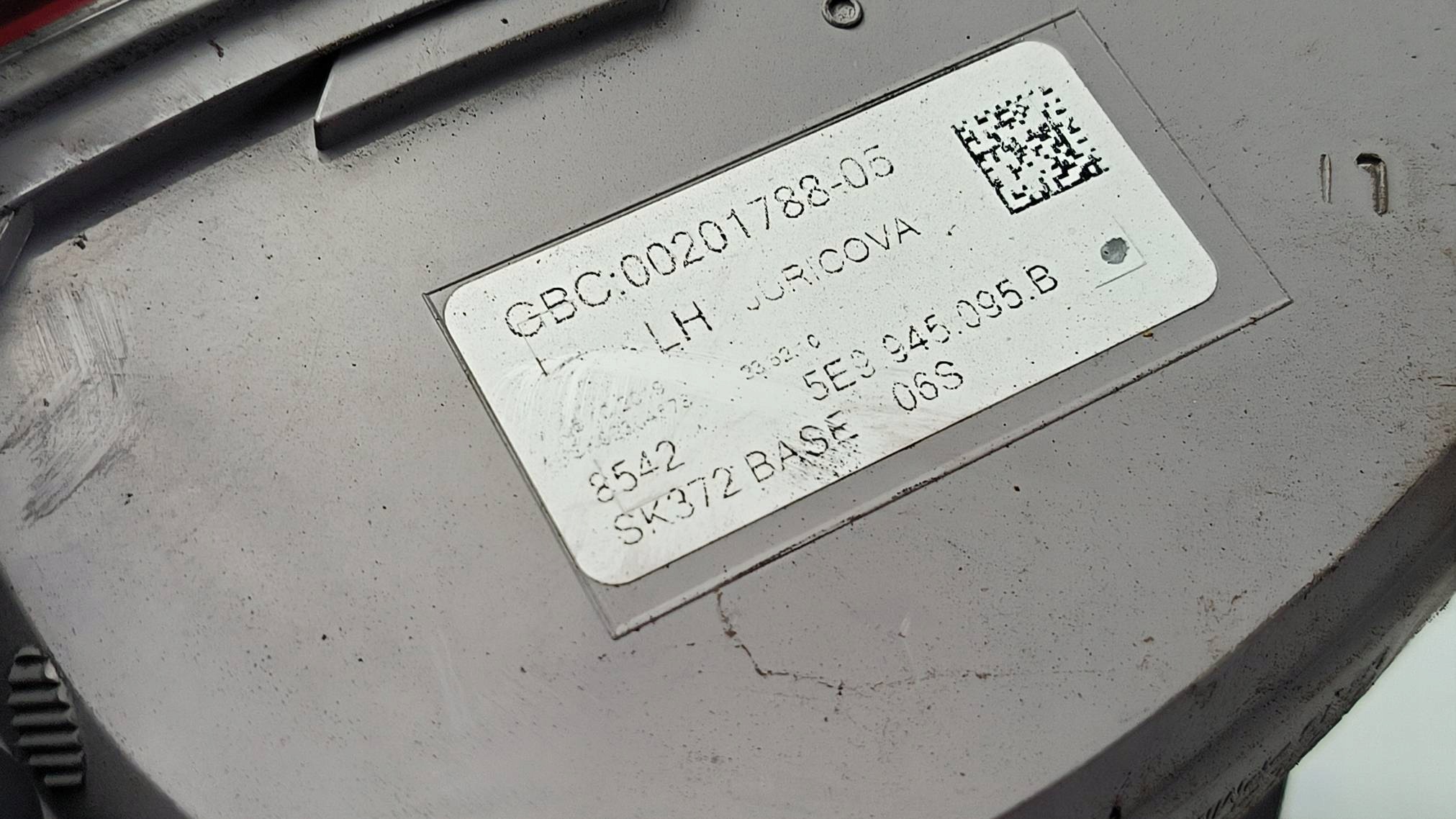 light left rear part 5E9945095B SKODA OCTAVIA III LIFT