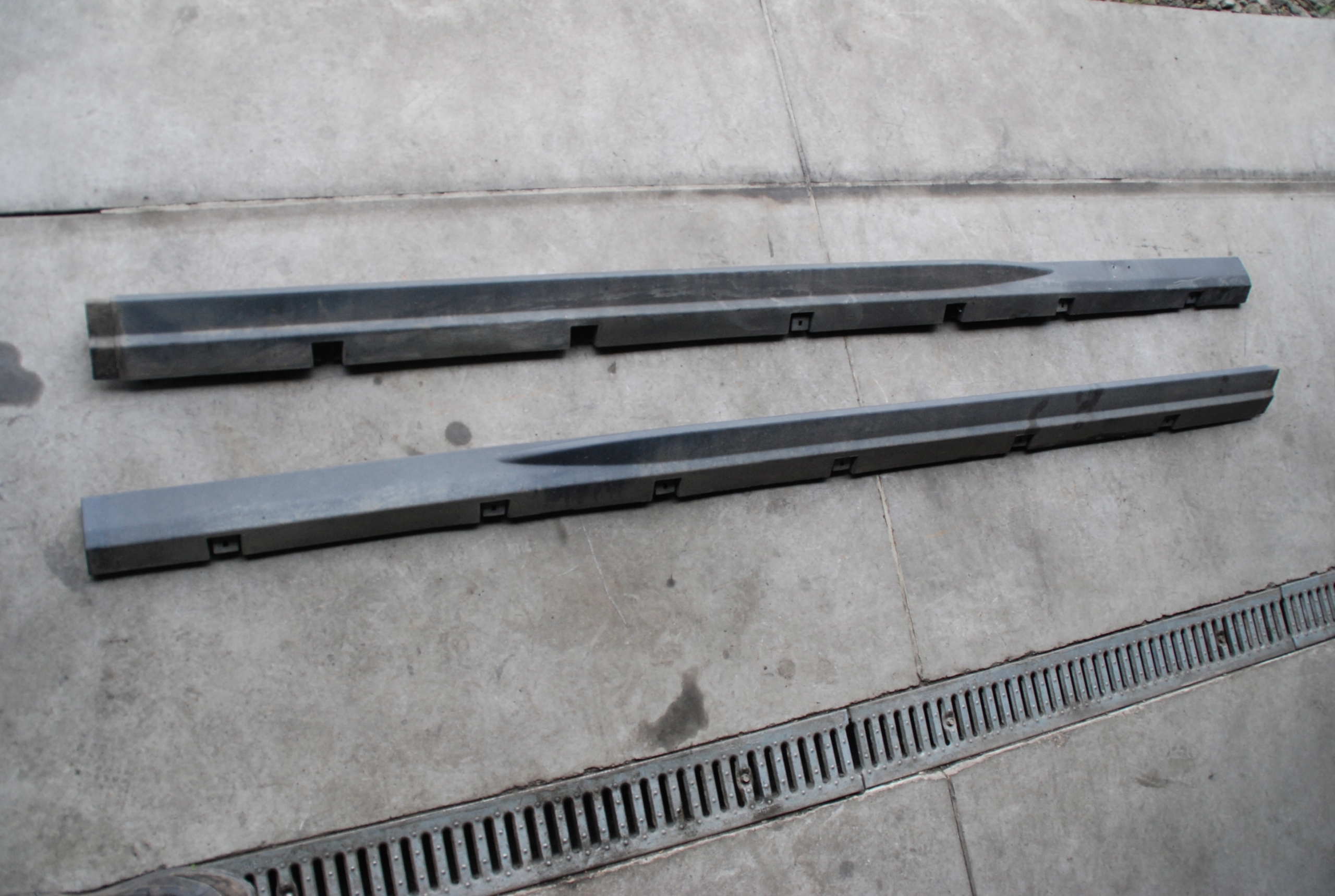 LISTWA PROGOWA L / P FORD TRANSIT MK8 14- Producent części Ford OE