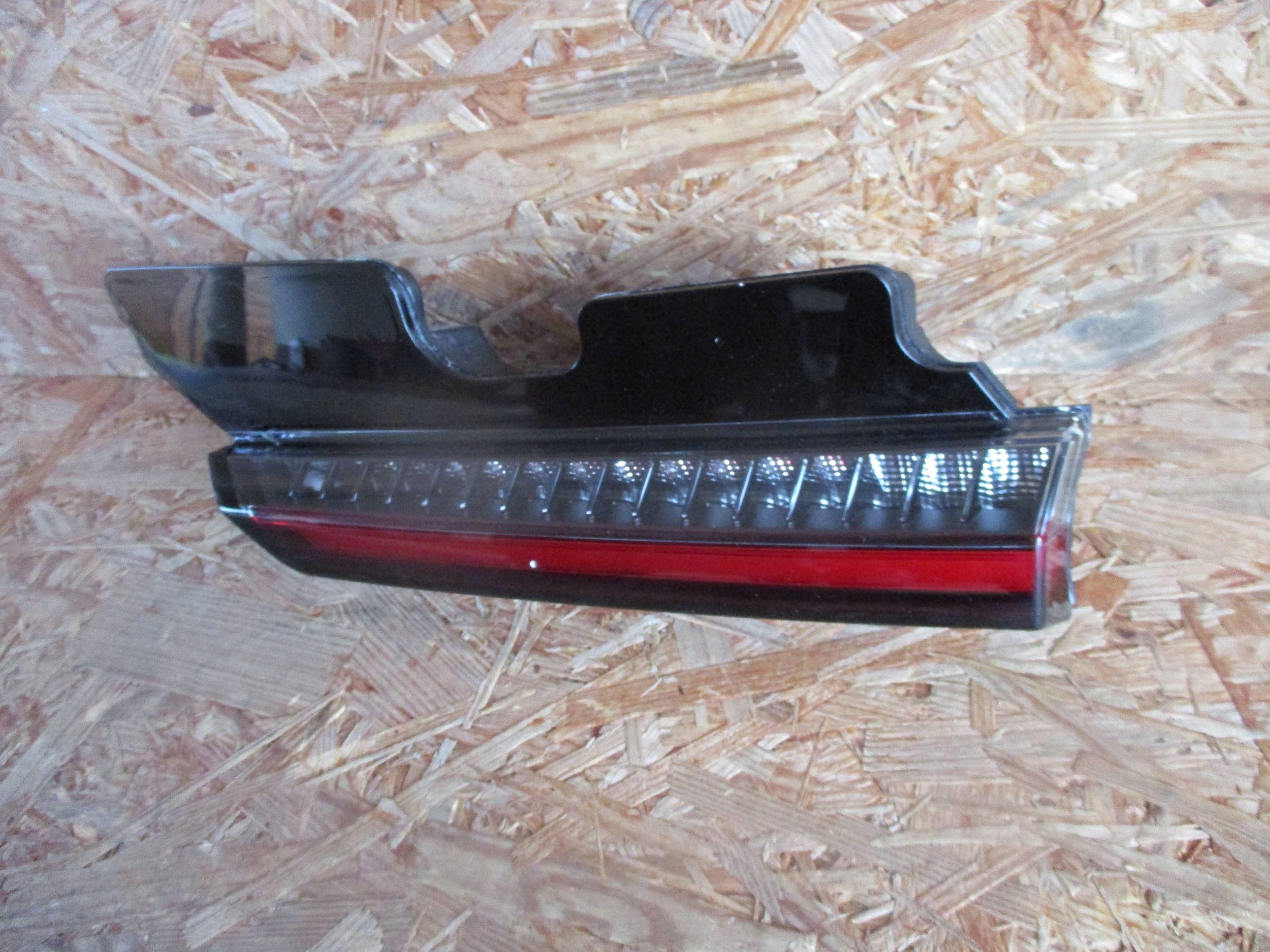 light rear part rear right to the bonnet VOLVO C40