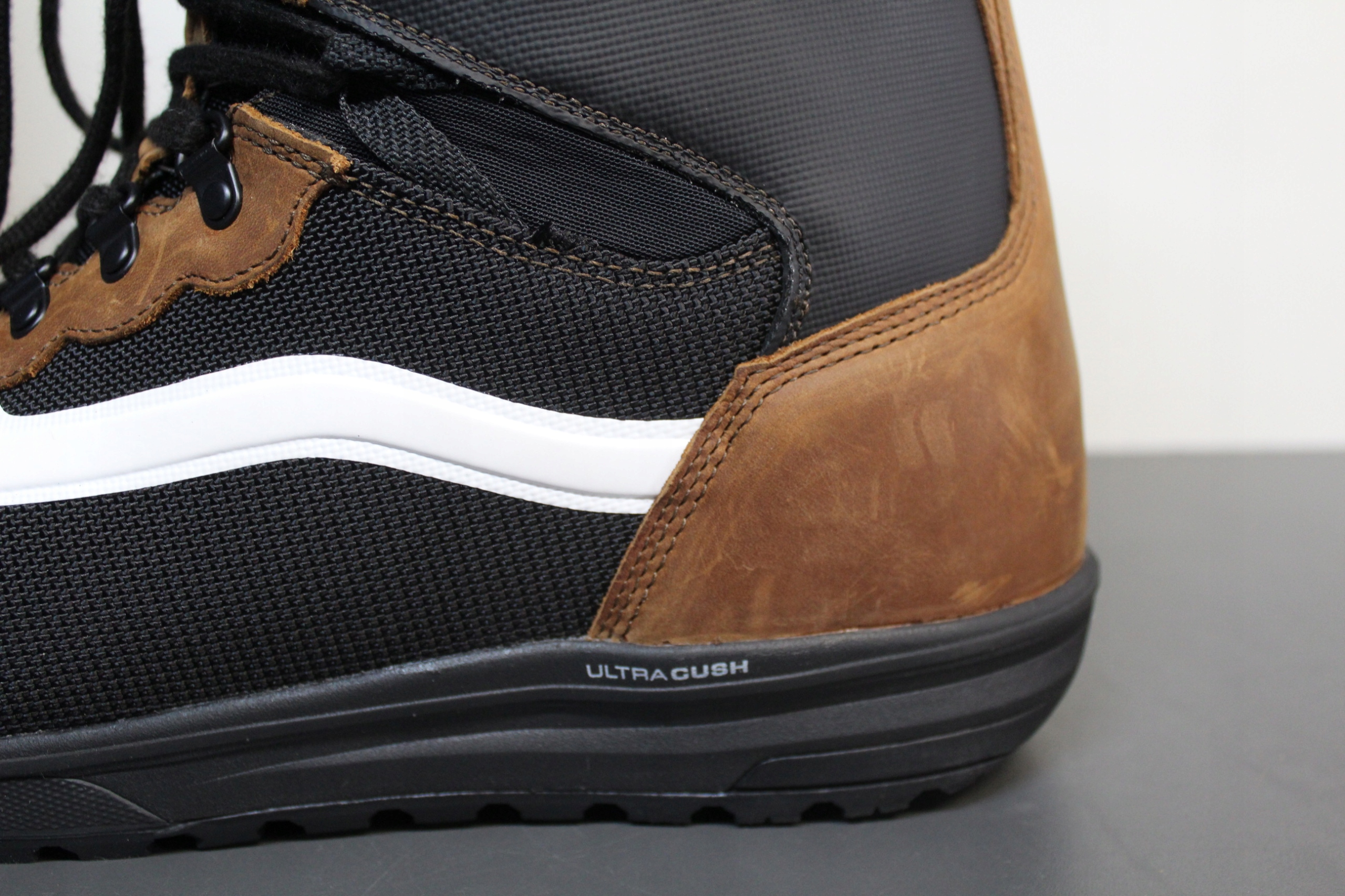 Buty snowboardowe VANS INFUSE roz.31/47 [f93] Twardość (flex) twarde