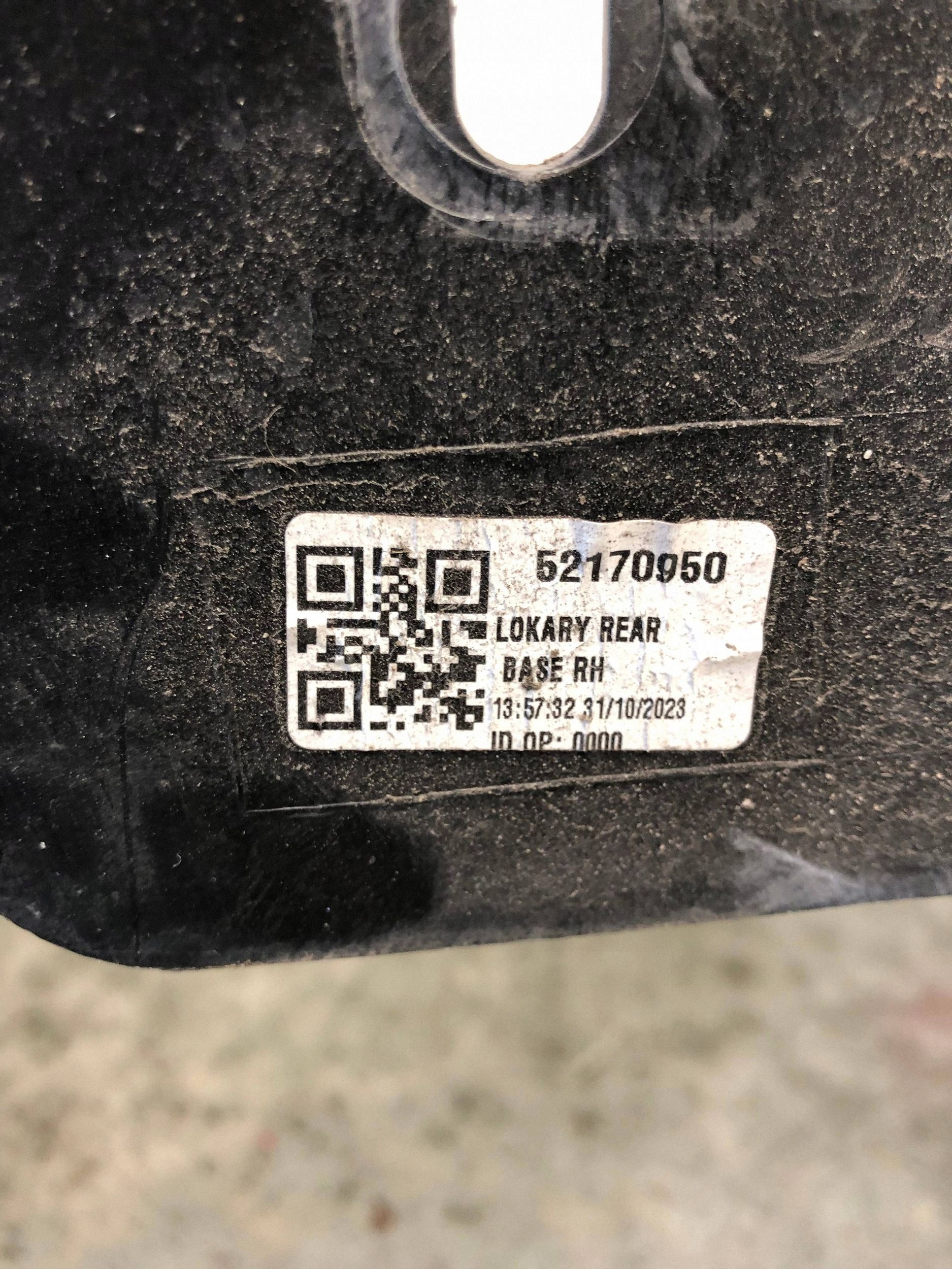 mudguard right rear part JEEP AVENGER 52170950
