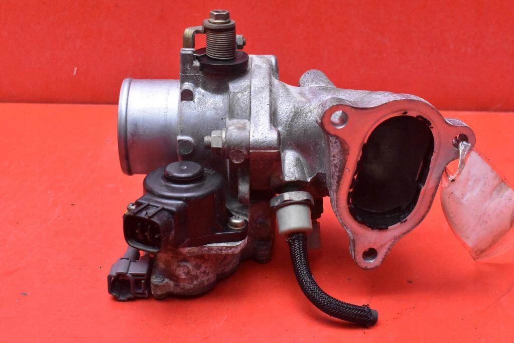 Valvola a farfalla TOYOTA COROLLA E12 2.0 D-4D 90 KM 00-08