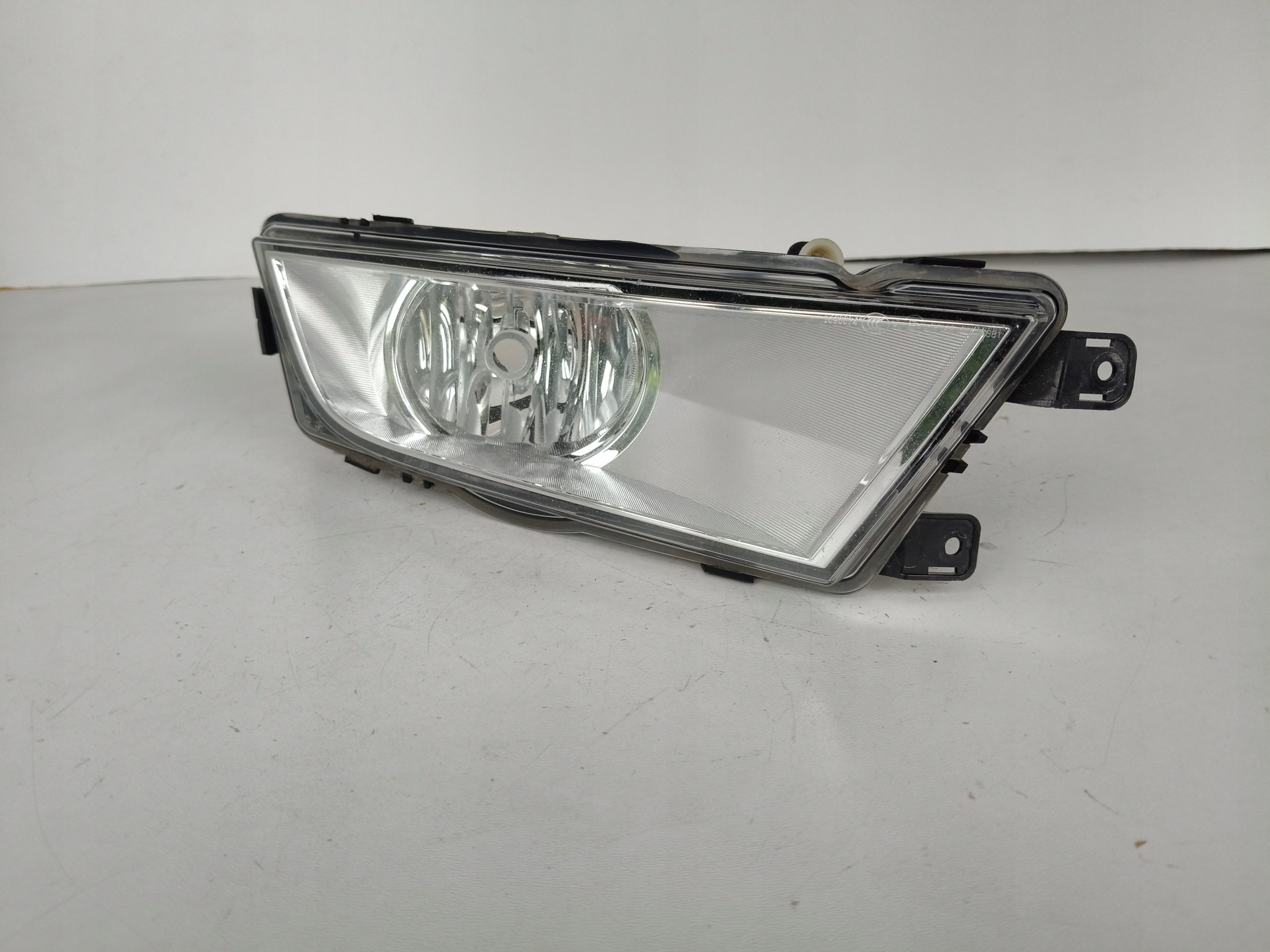 Nebelscheinwerfer rechts SKODA OCTAVIA III 3 5E 5E0 12-16