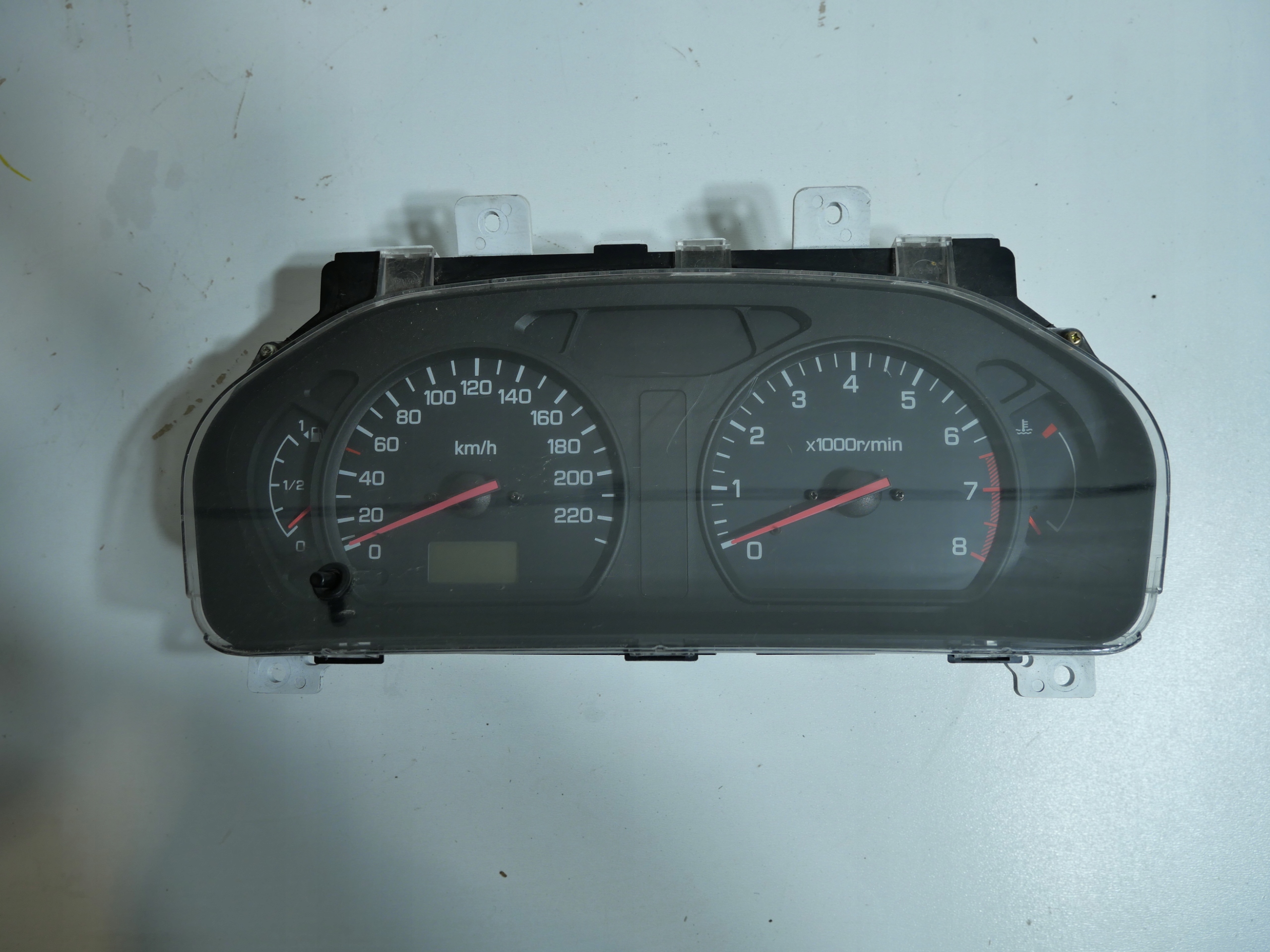 dials clock MITSUBISHI SPACE RUNNER MR381545