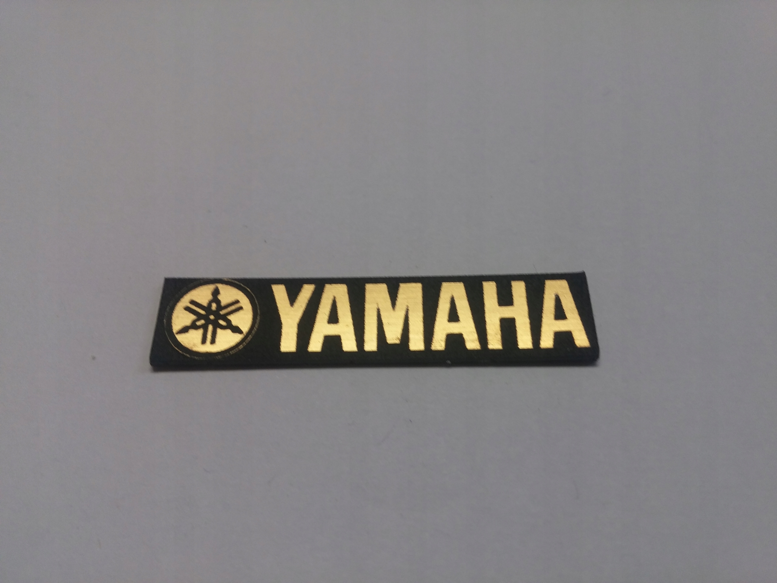 

Yamaha naklejka emblemat 38 x 8 mm * Złota