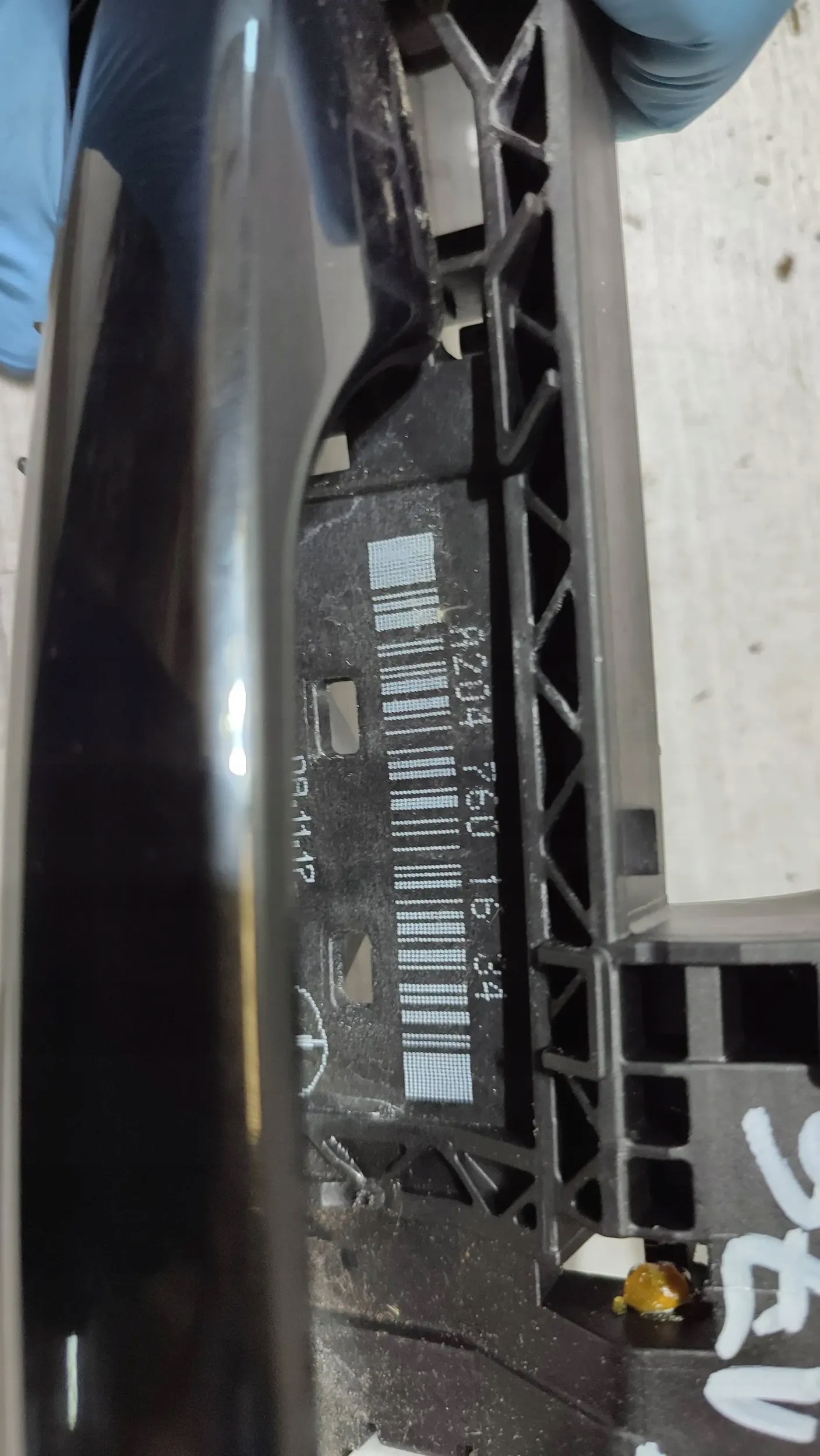 Mercedes-Benz A-classa W176 17r. 1.5cdi rear part side right handle exterior