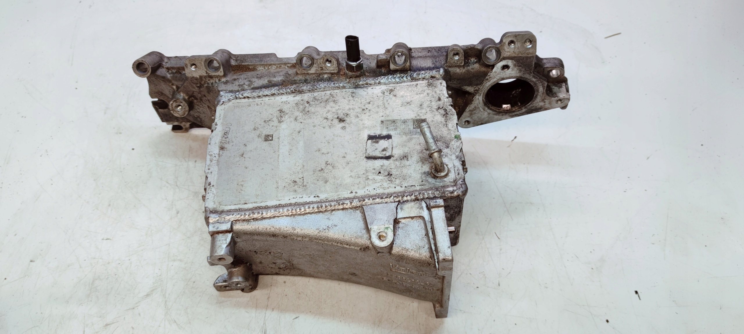 intake manifold AUDI A4 B9 A5 2.0 TDI 04L129766AS
