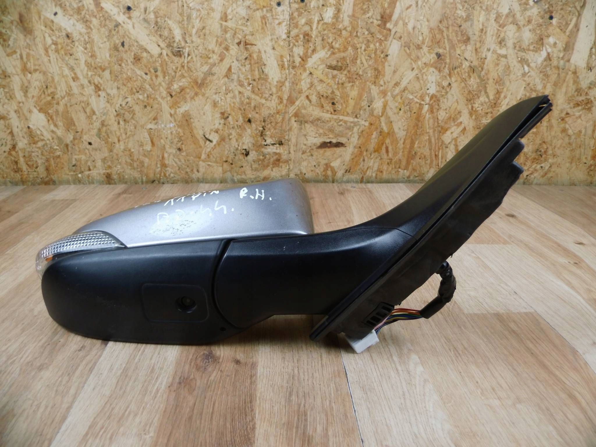 Toyota C-HR CHR mirror right 11 - PIN 048540