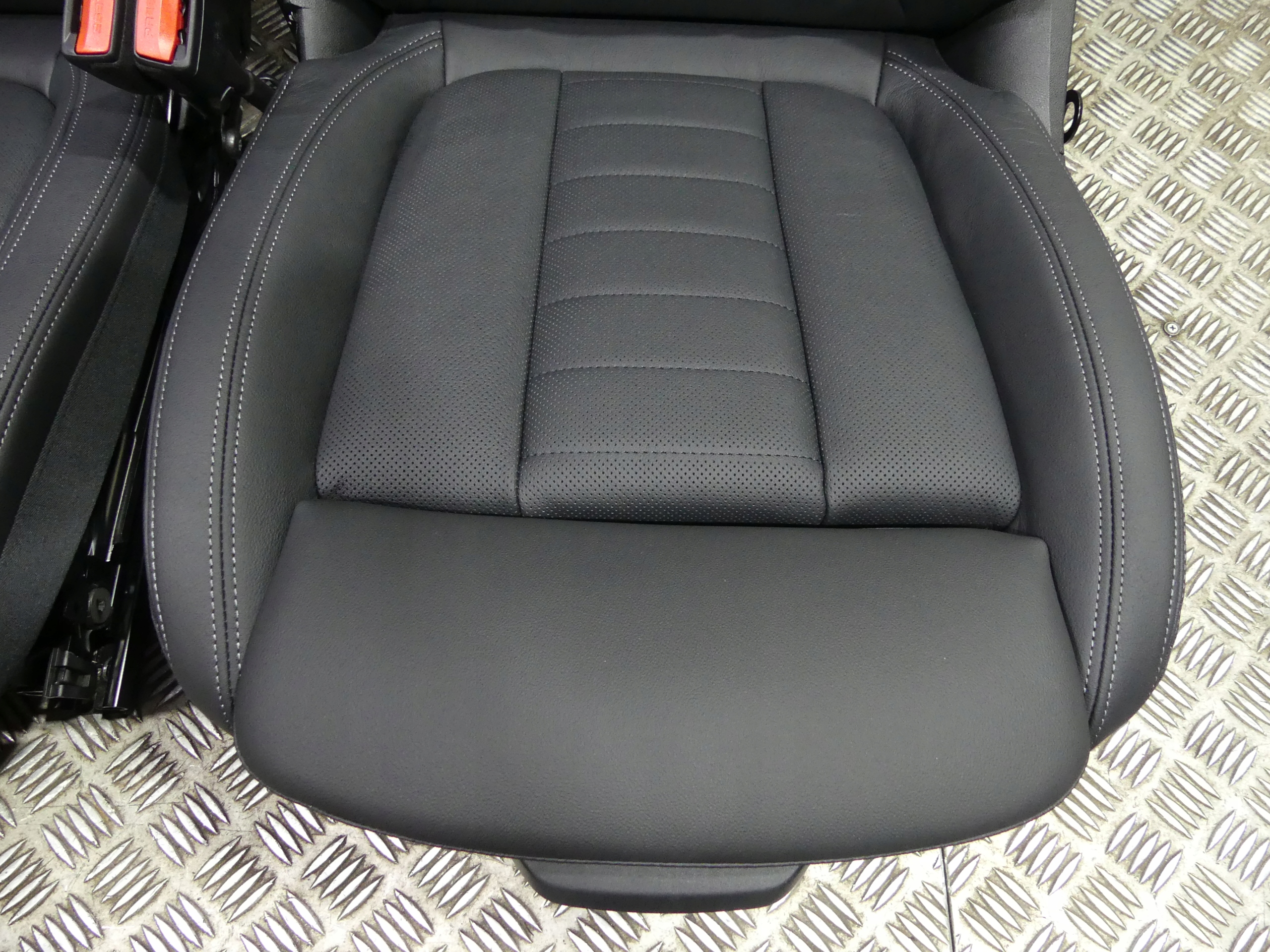 BMW 4 G26 спорт обивка кресла диван тунель 295 ЛС