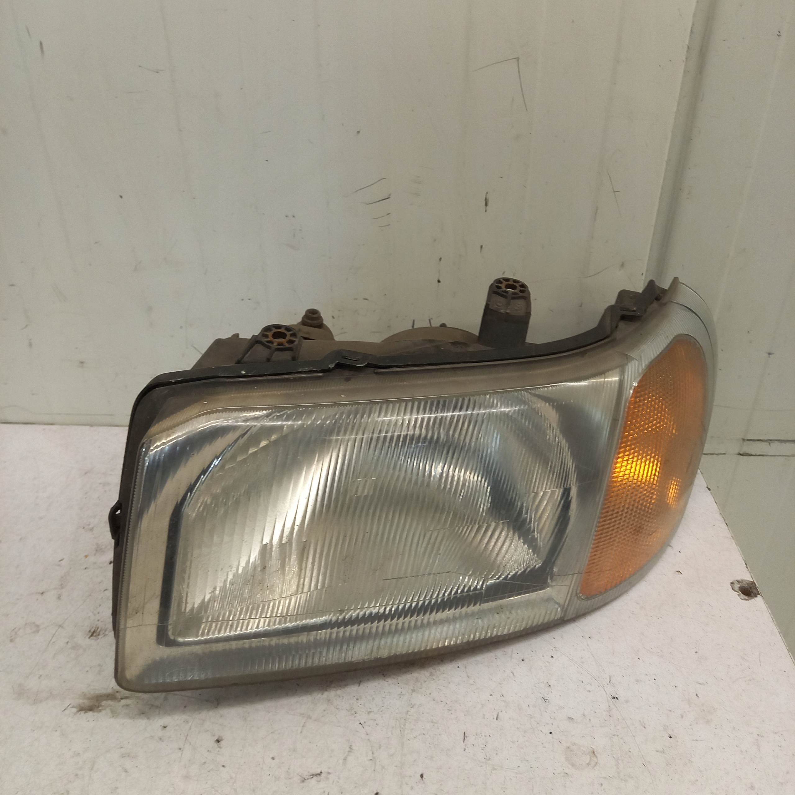 light left front LAND ROVER FREELANDER