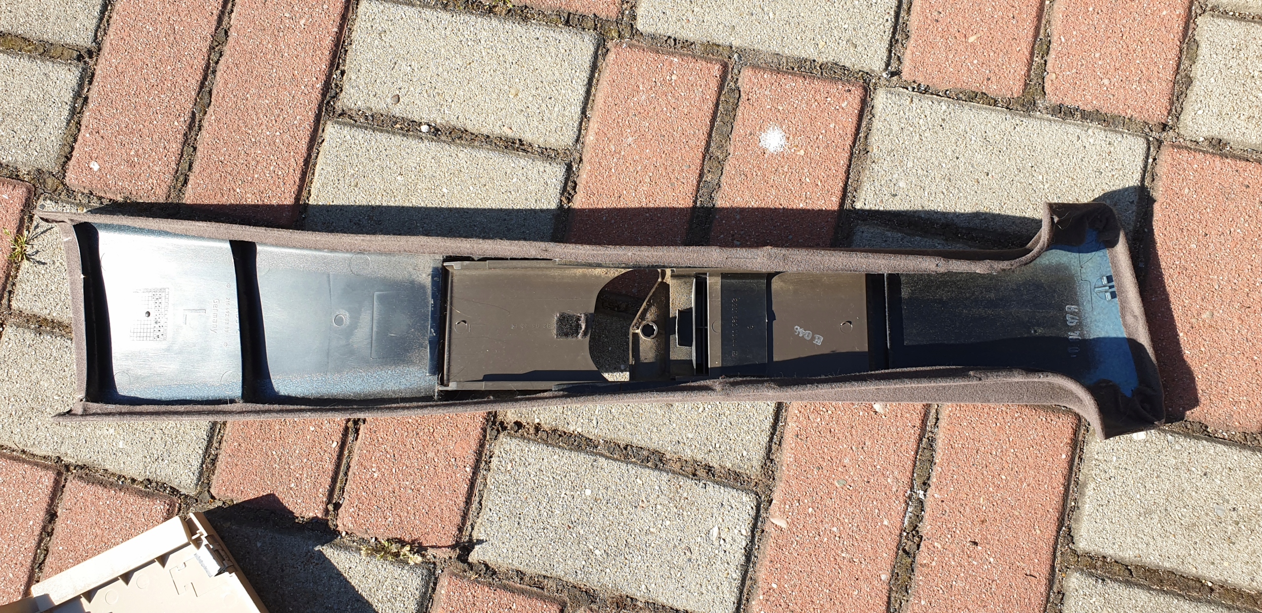 cover side SLUPKA B left central MERCEDES E W210 OE EU