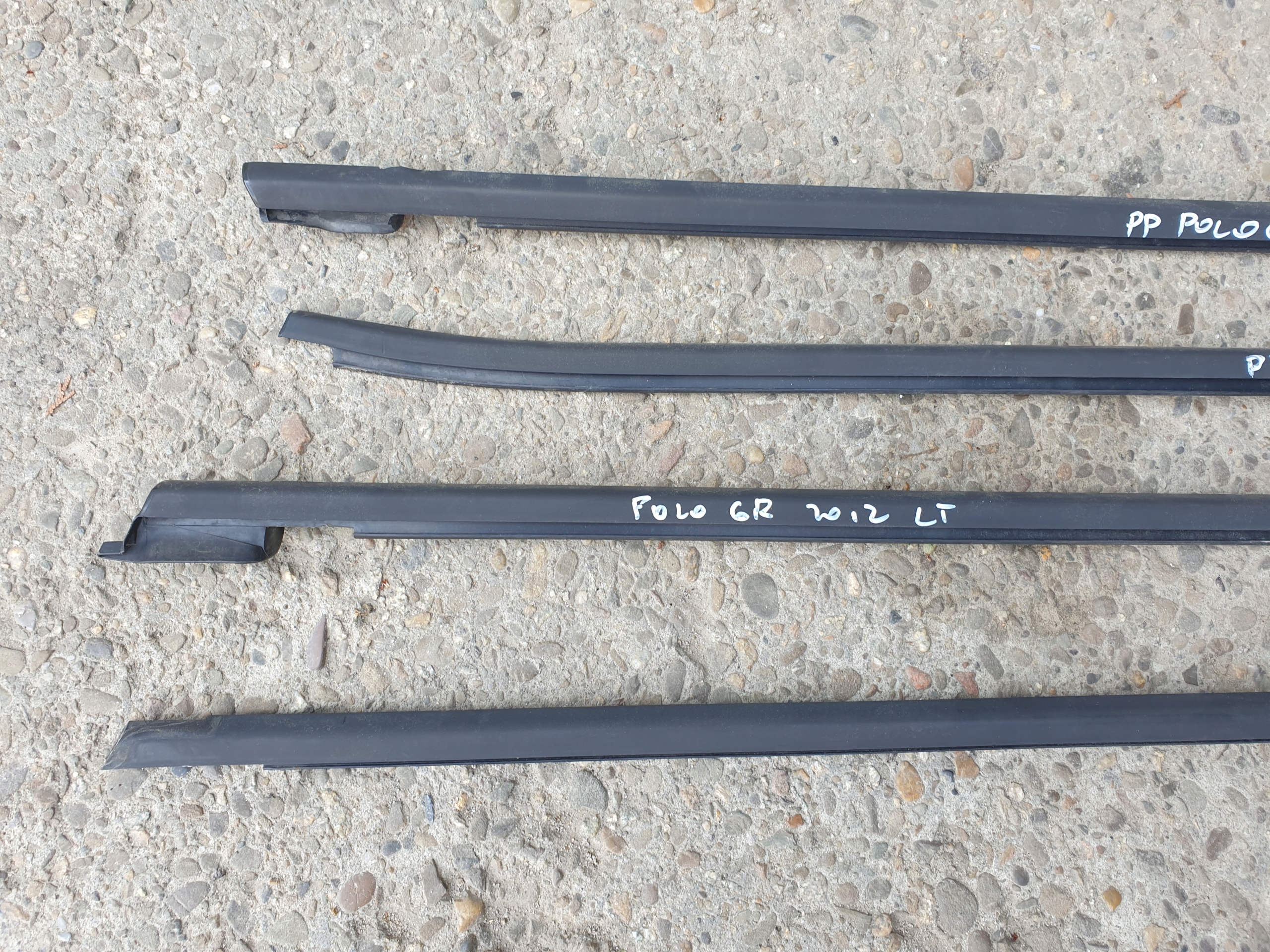 moulding dust door VW POLO V 5 6R 2009- 5D