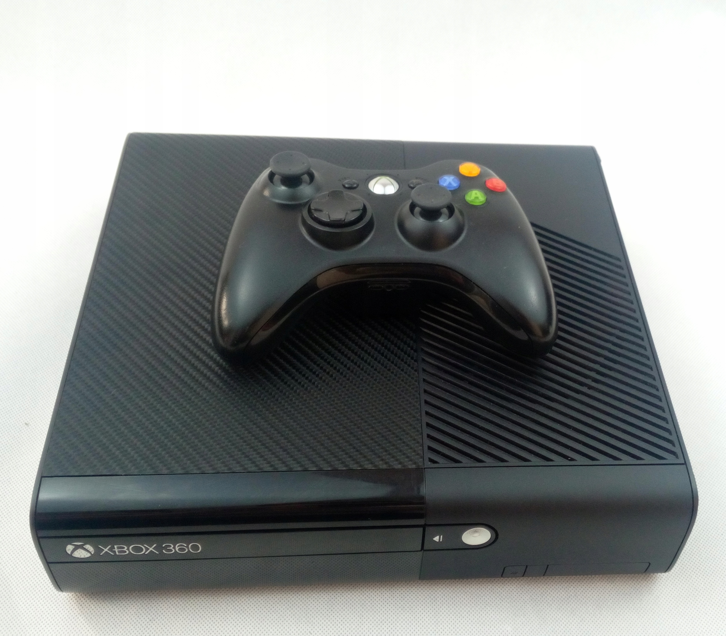 ZESTAW KONSOLA XBOX 360 SLIM E 500GB + PAD + GRY MEGA START MEGA FUN Wysokość produktu 19 cm