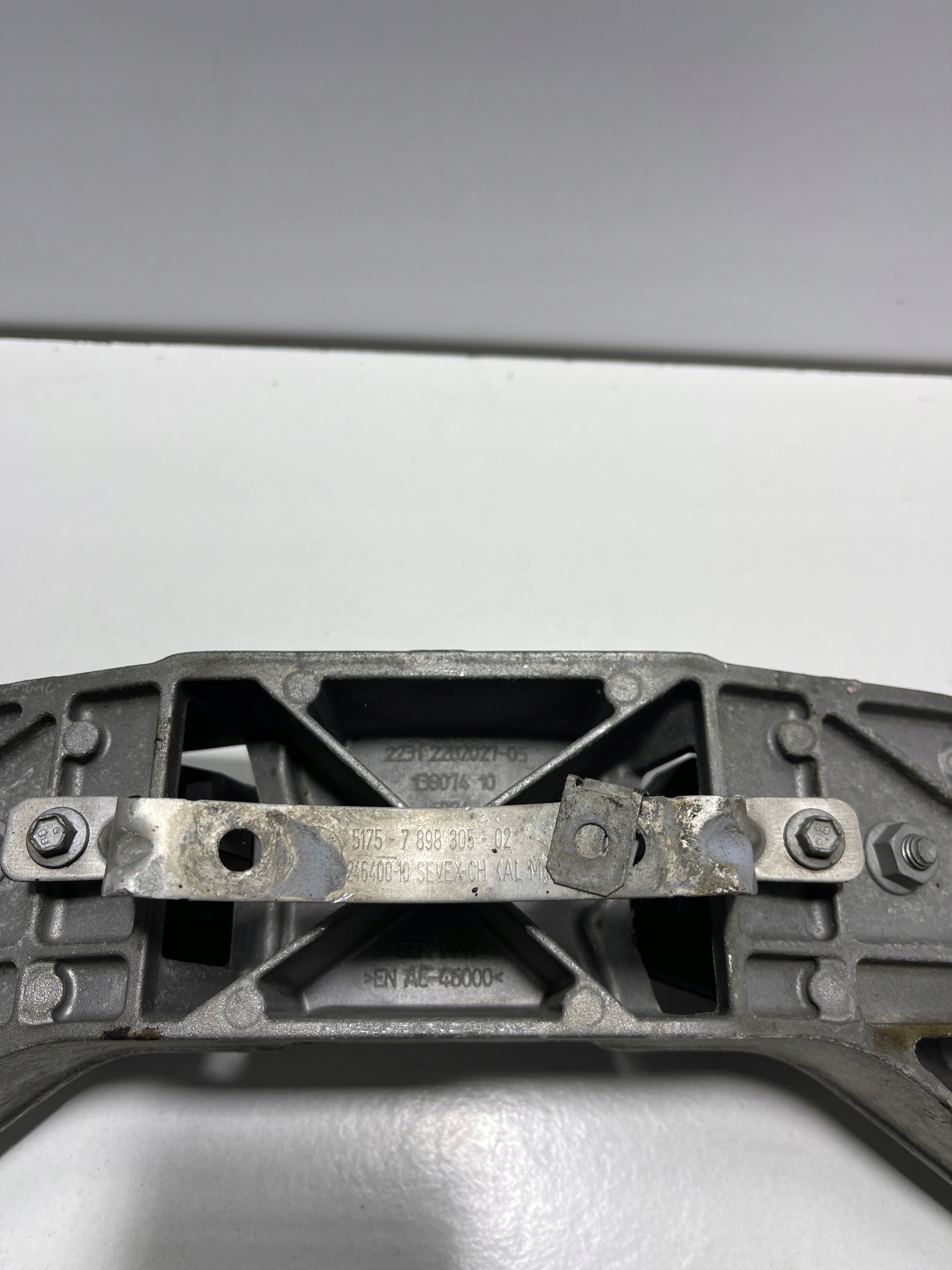BMW E60 M5 E63 M6 S85 Supporto cambio ingranaggi airbag 2282027 7898305
