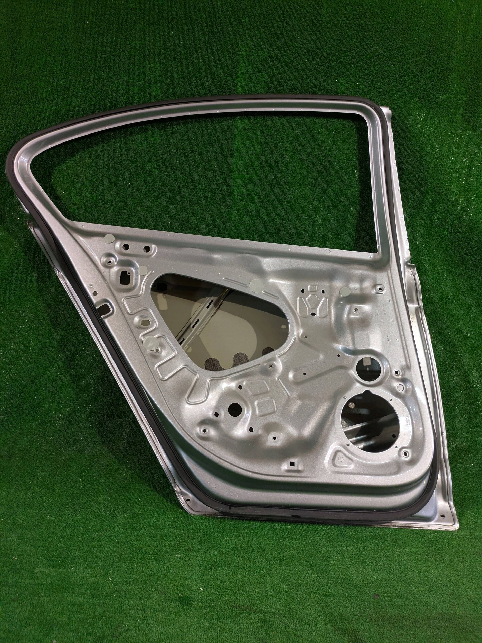 door rear. left left rear part VW PASSAT B8 sedan NR.2911