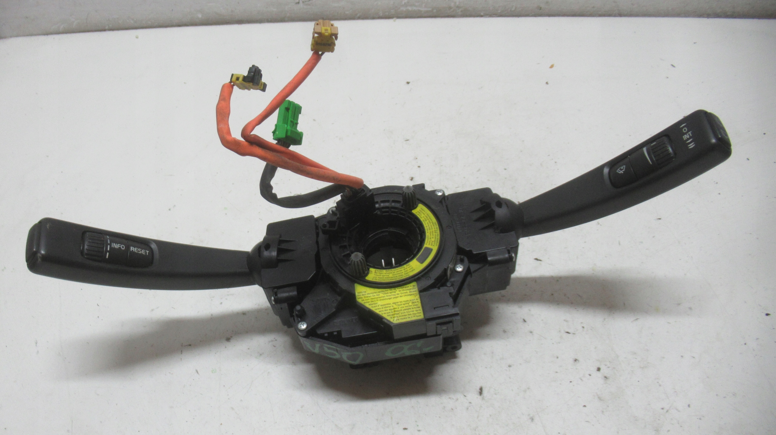 VOLVO V50 06R steering wheel levers and controls ring P30772253