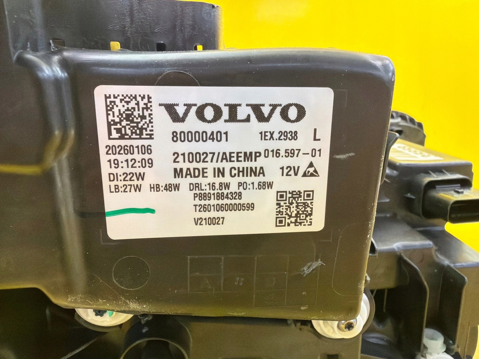 light left front Volvo EX30 Full Led 80000401
