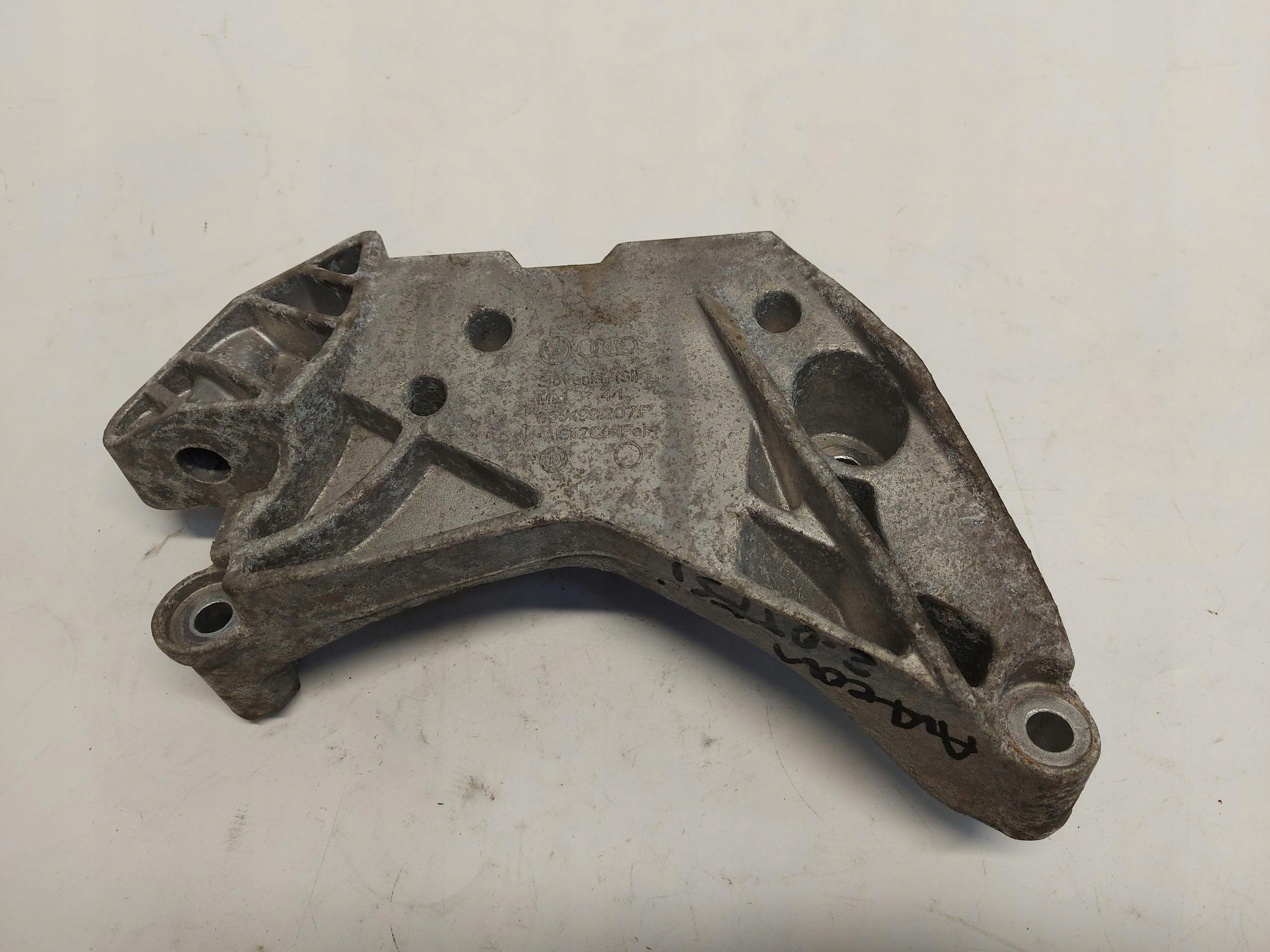 VW Arteon 3G8 2018r holder engine mount 06J199207P-JLK01