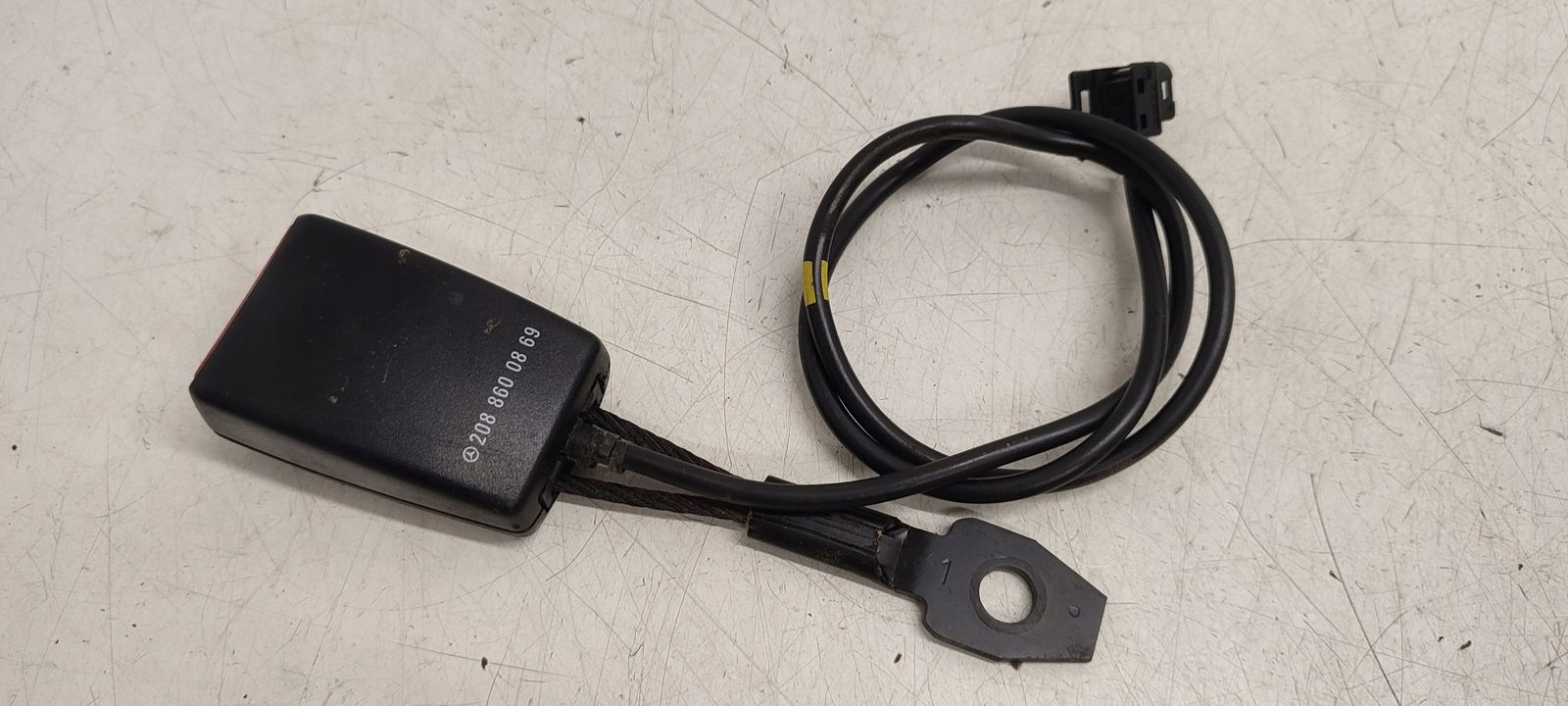 Zapinka supports left front Mercedes W208 2,0 compressor;