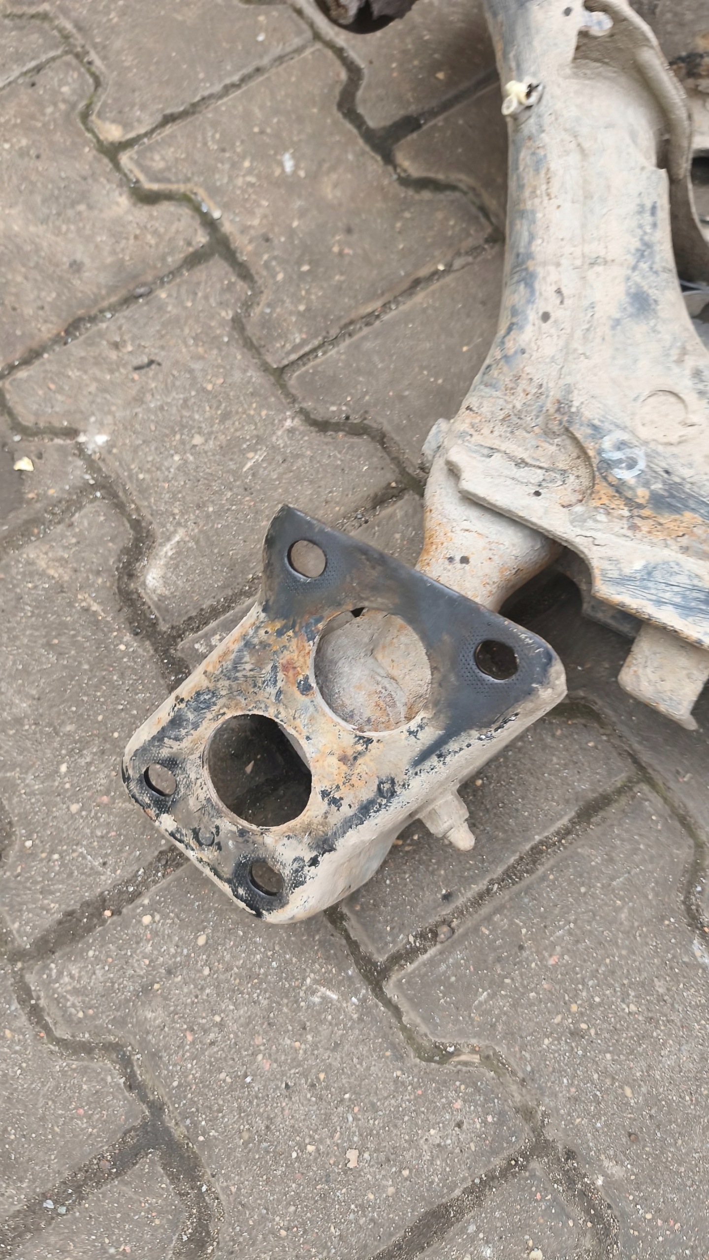 suspension beam rear part GOLF IV