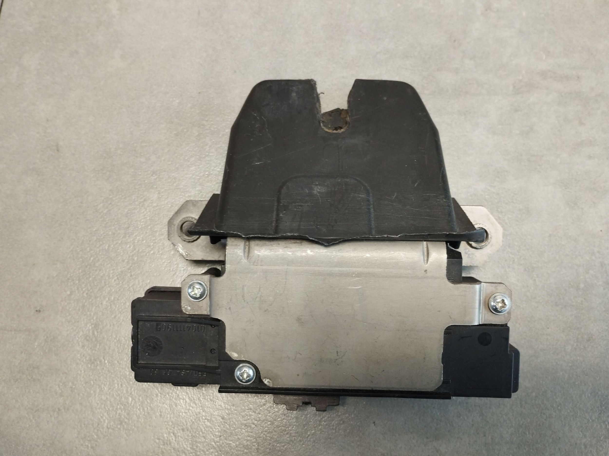 Ford Focus II lock bonnet boot 01041111905