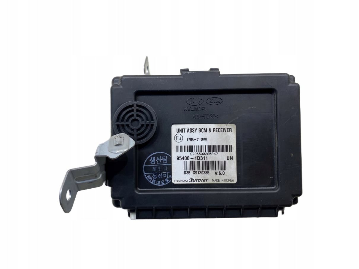 Unité commande confort KIA CARENS III 2.0 CRDI 95400-1D311