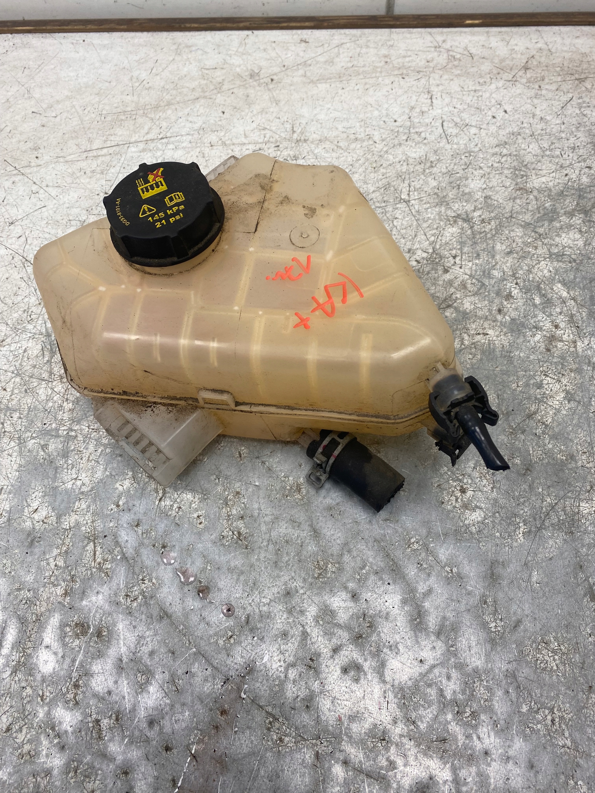 FORD KA + PLUS 1.2 Scheibenwaschbehälter 8V21-8K218-AB