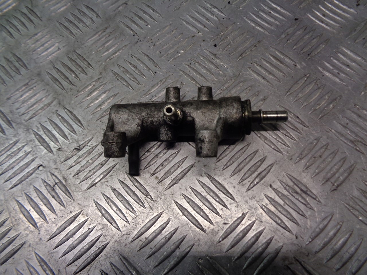 ROZDZIELACZ PALIWA ALFA ROMEO 147 1.9 JTD