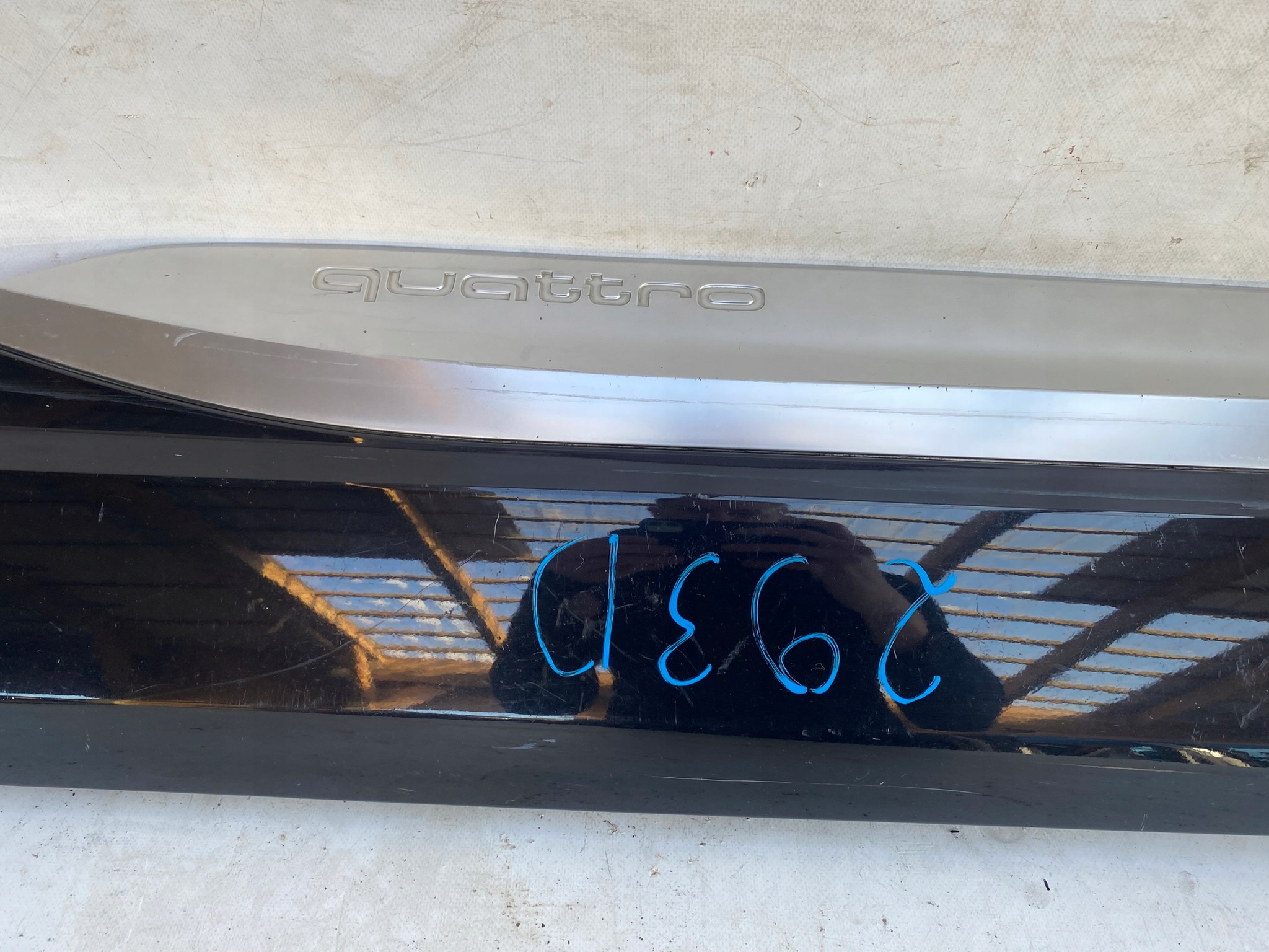 AUDI Q7 4M moulding door right rear part