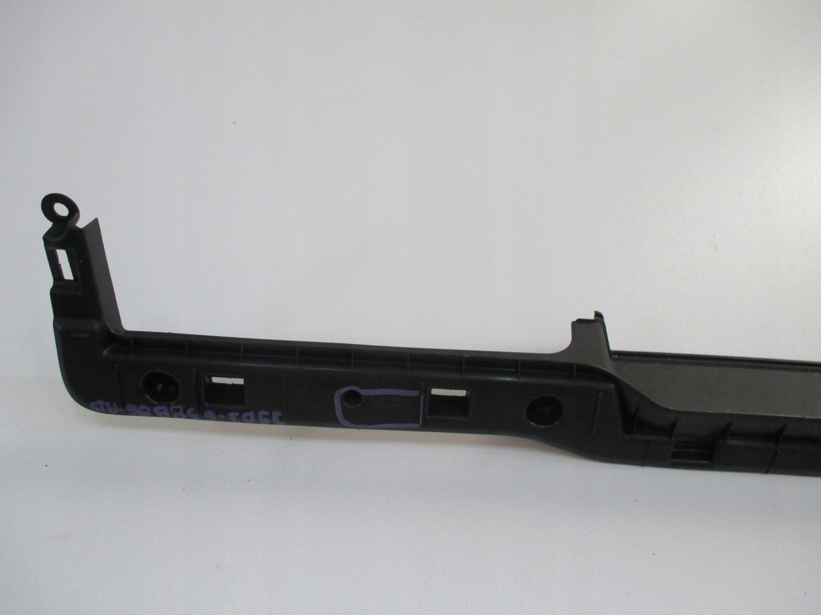 BLENDE ABDECKUNG SITZE HECK JAGUAR UND PACE J9D3-638B56-AD
