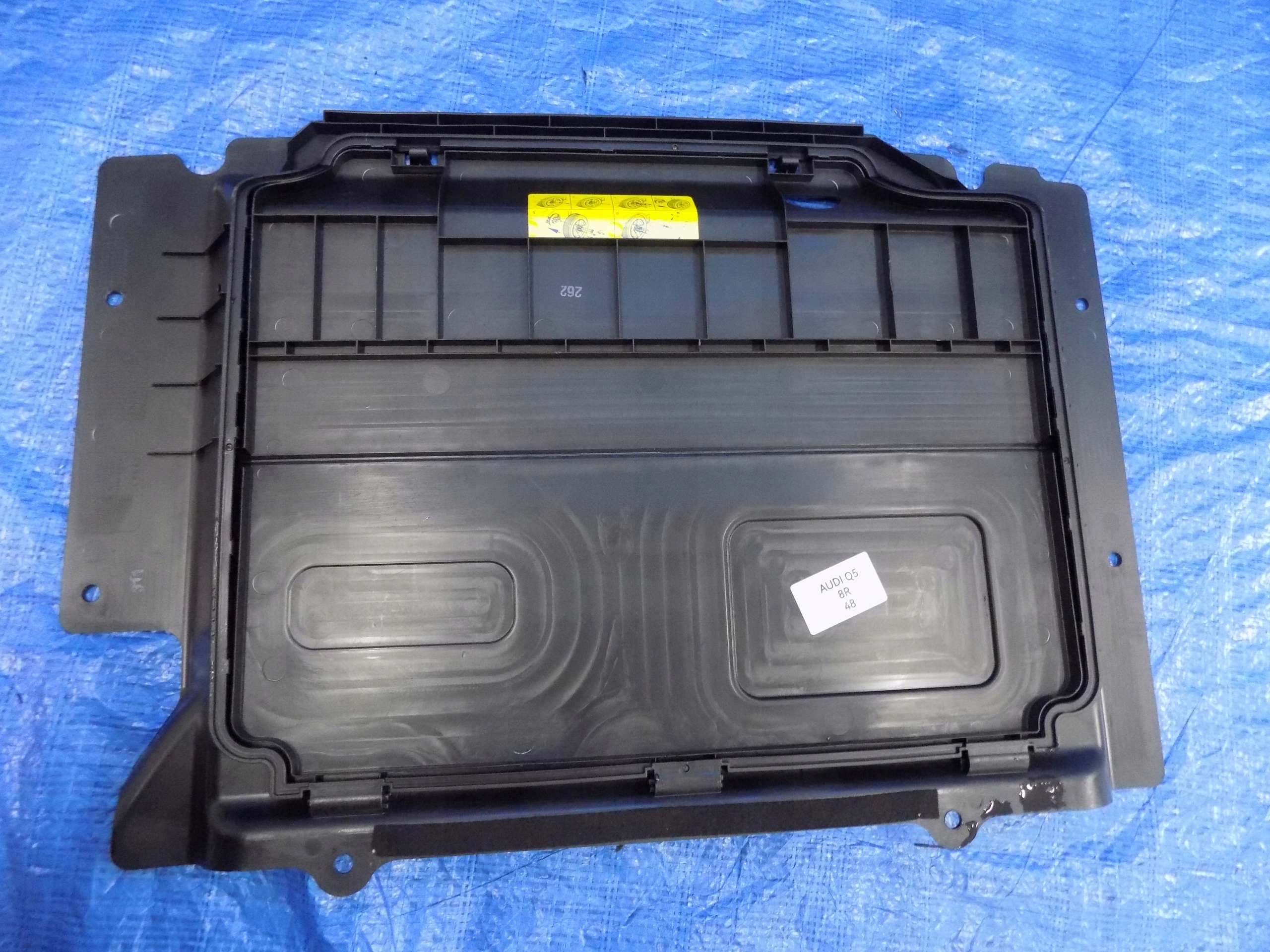 Blende Abdeckung AKUMULATORA Grundlage AUDI Q5 8R 2,0TDI