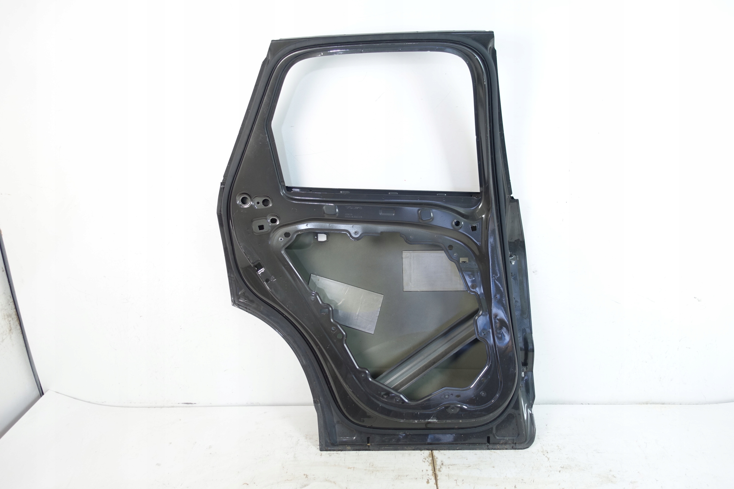 VOLVO XC60 II 2017- door left rear part left rear