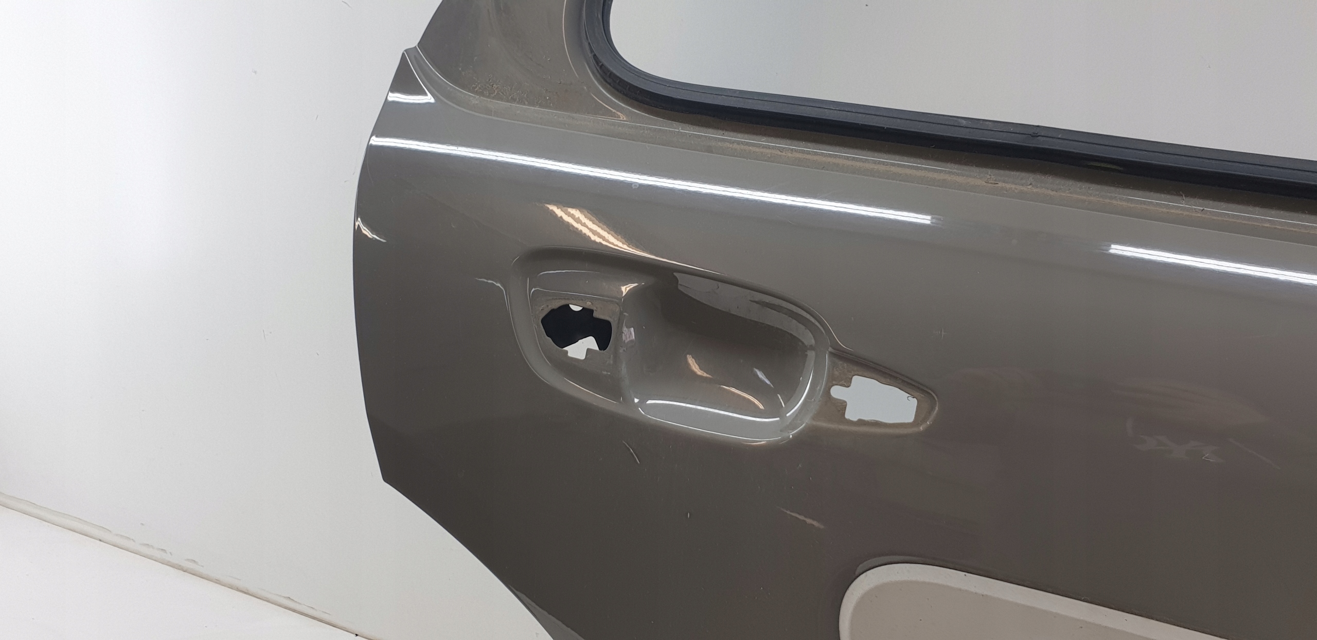 Tür rechts heck CITROEN C4 CACTUS 2014-2017 KOD LAKIERU KTQB
