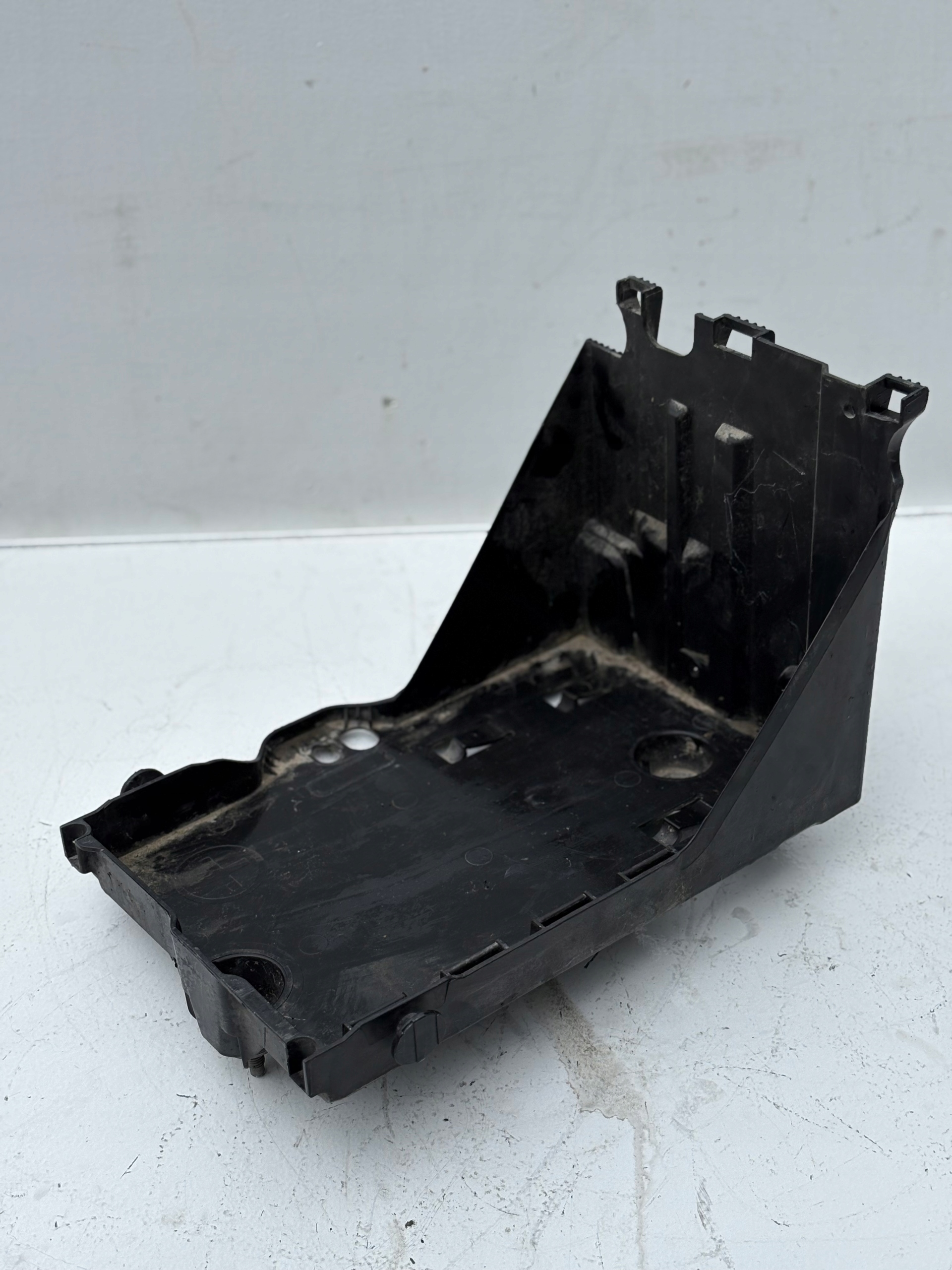 PEUGEOT 3008 und Abdeckung Blende Abdeckung AKUMULATORA