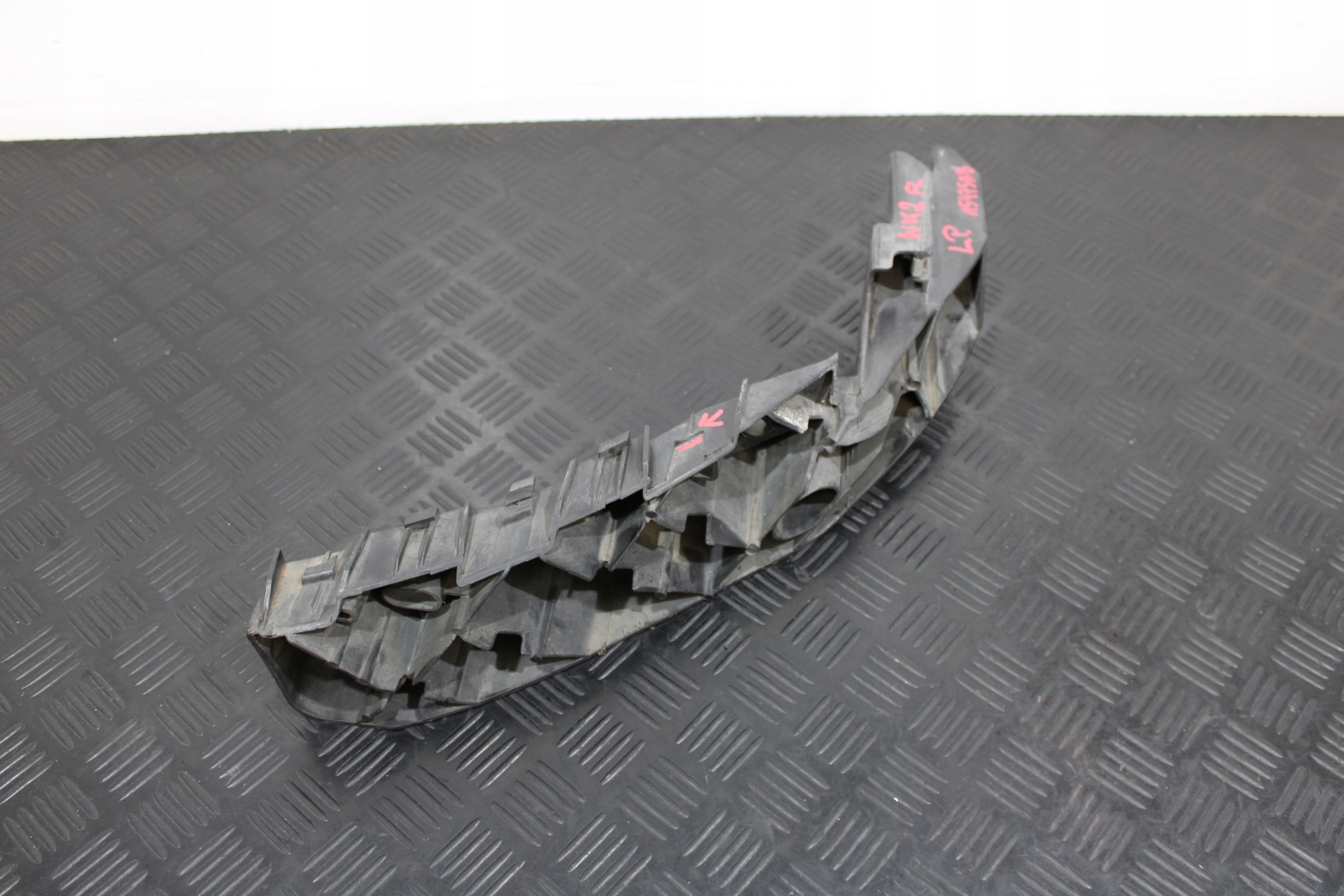 support holder left front 15475AB JEEP GRAND CHEROKEE WK2 OVERLAND LIFT