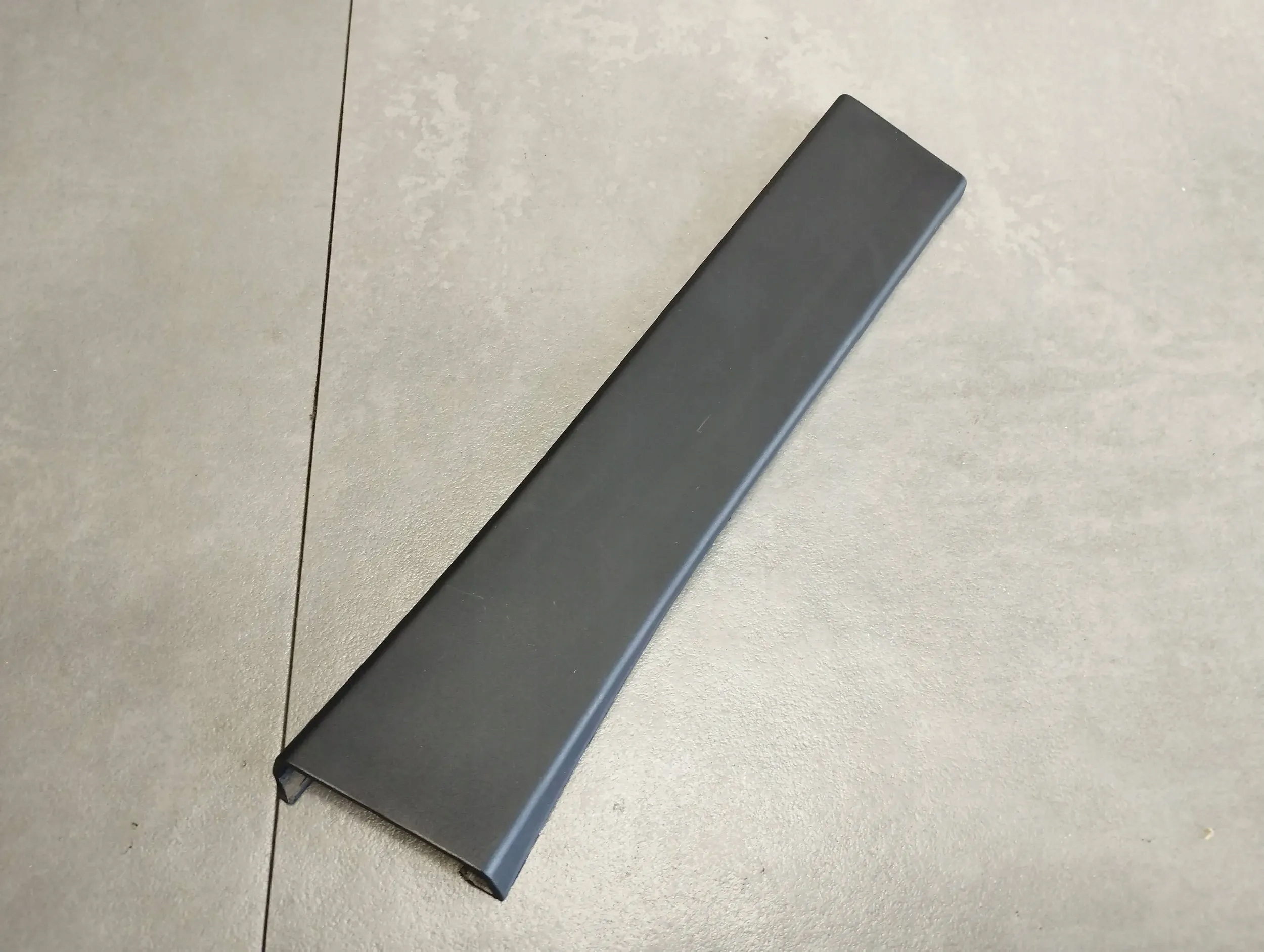 BMW 7 G11 PROWADNICA windows right rear part 7377308